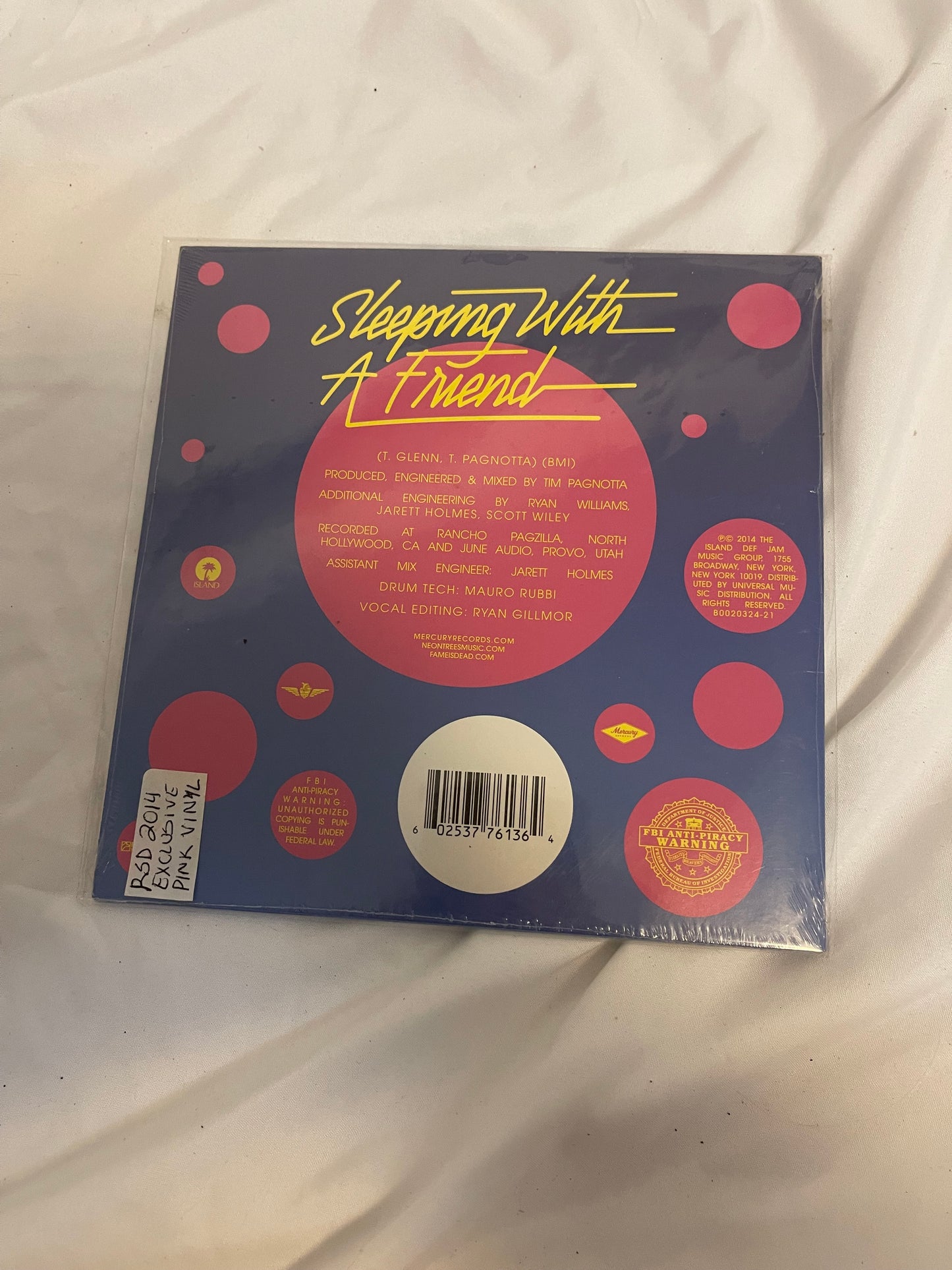 Neon Trees - Sleeping With A Friend (Record Store Day exclusive pink vinyl)