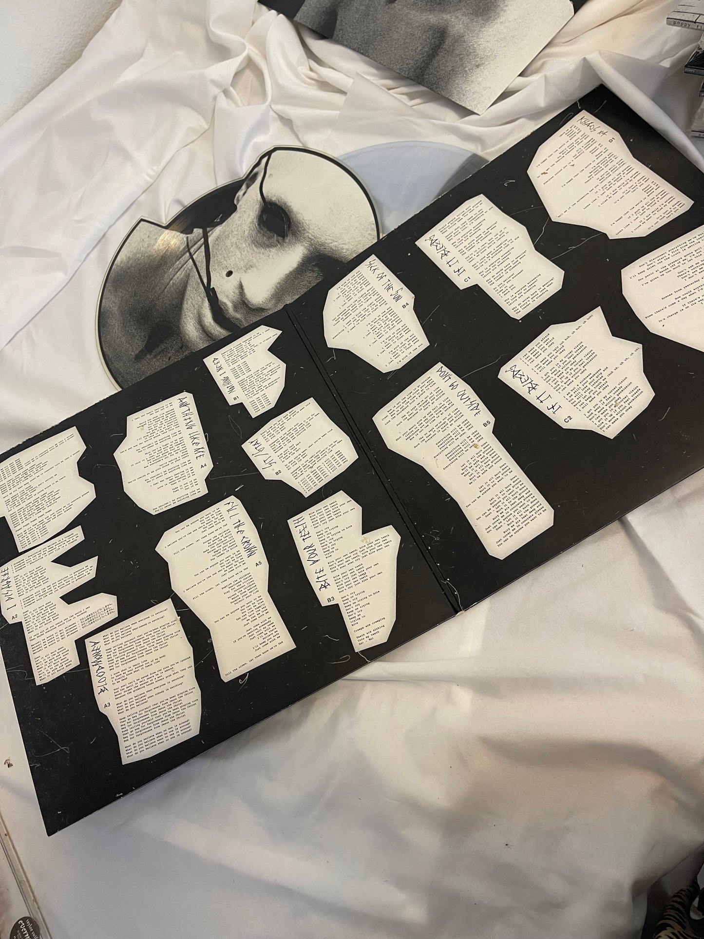 Poppy - I Disagree (More) (clear with black moonphase vinyl)