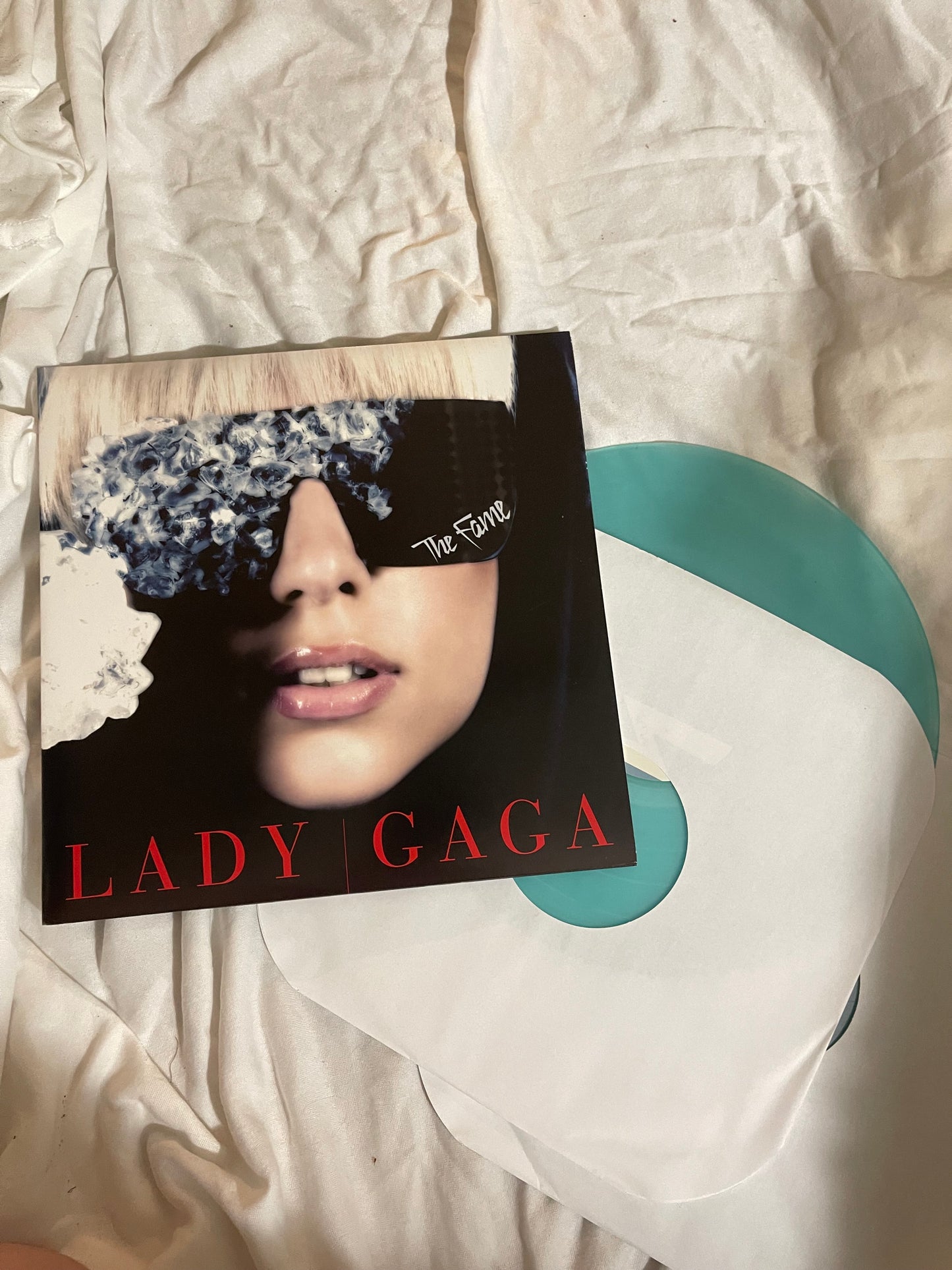 Lady Gaga - The Fame (Exclusive translucent Glacier Blue vinyl)