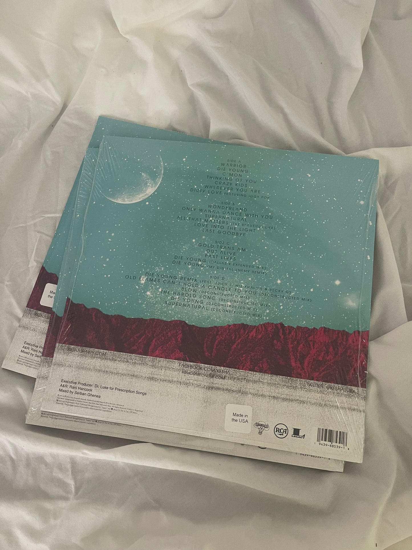 Kesha - Warrior (Urban Outfitters exclusive pink marble vinyl)