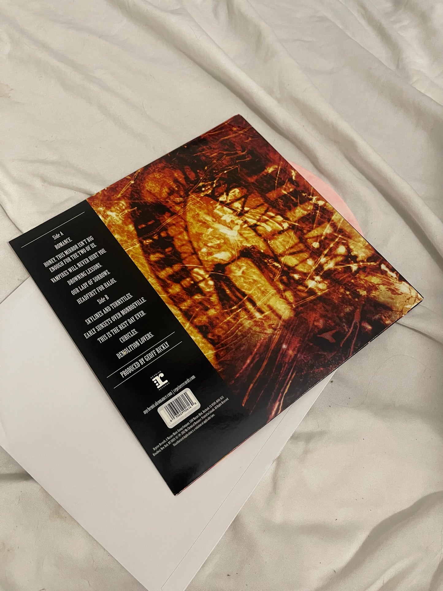 My Chemical Romance - I Brought You My Bullets, You Brought Me Your Love (Hot Topic exclusive red/white swirl vinyl)