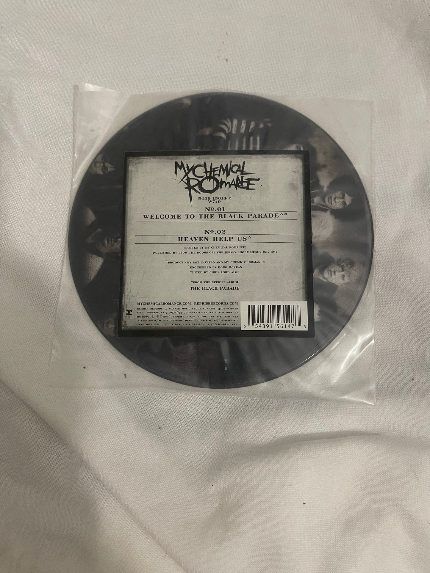 My Chemical Romance - Welcome To The Black Parade (7” picture disc vinyl) (Heaven Help Us b-side)
