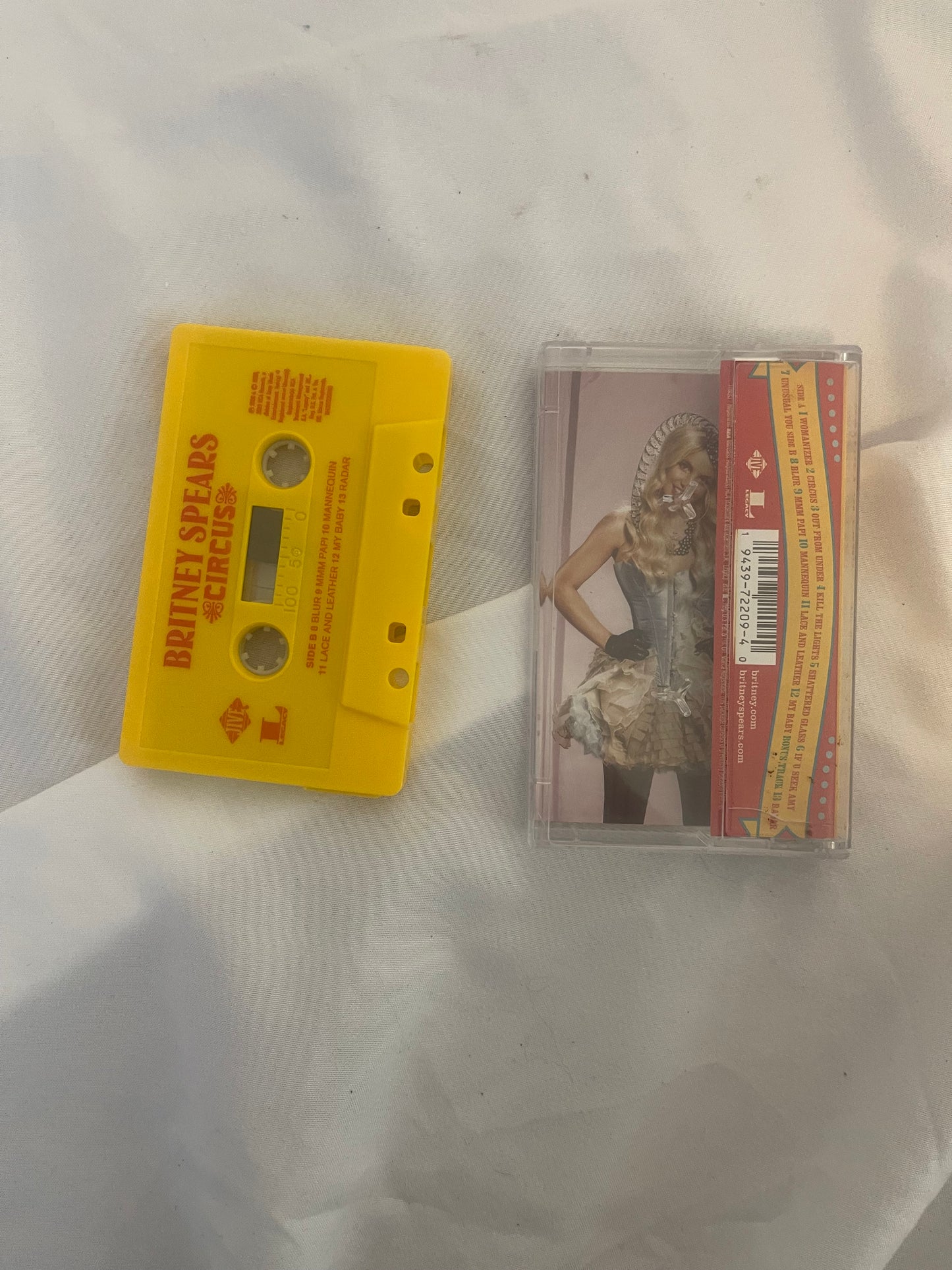 Britney Spears - Circus (Urban Outfitters exclusive yellow cassette)