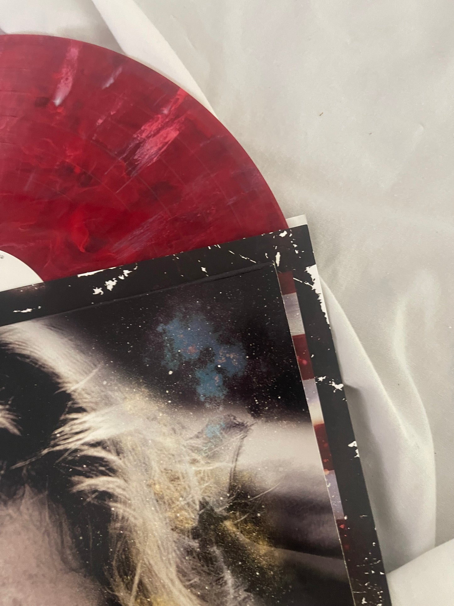 Kesha - Cannibal (Urban Outfitters exclusive red marble vinyl)