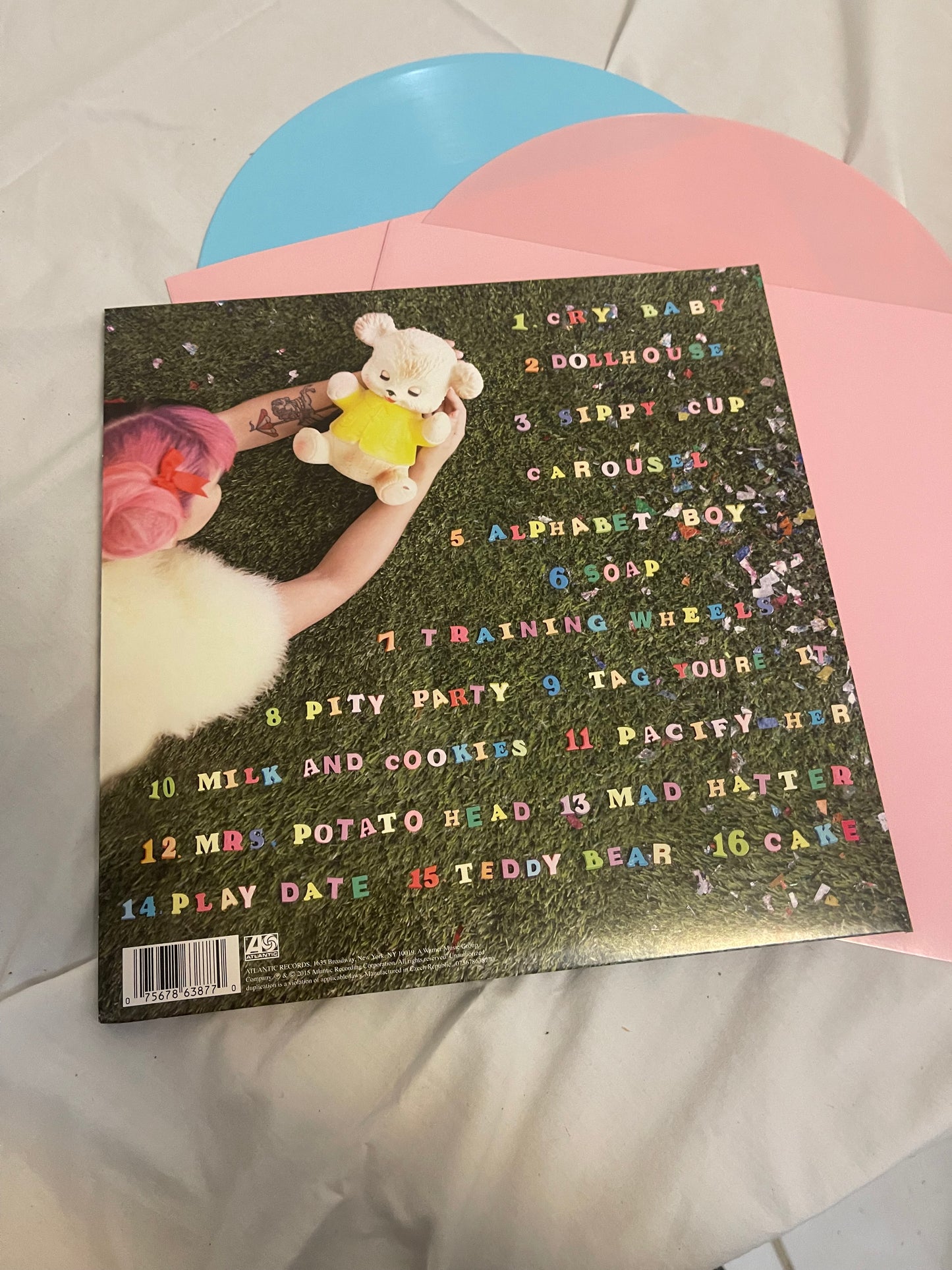 Melanie Martinez - Cry Baby (exclusive baby pink and baby blue vinyl)