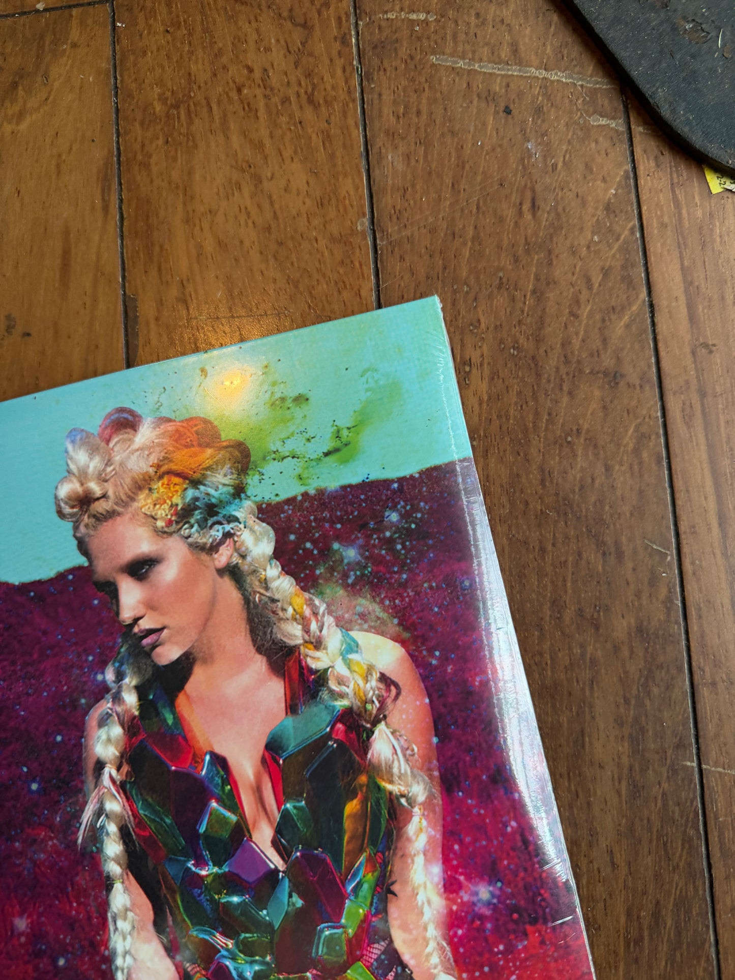 Kesha - Warrior (Urban Outfitters exclusive pink vinyl)