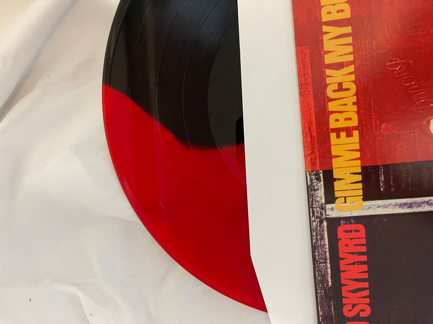 Lynyrd Skynyrd - Gimme Back My Bullets (The Sound Of Vinyl exclusive red/black split vinyl)