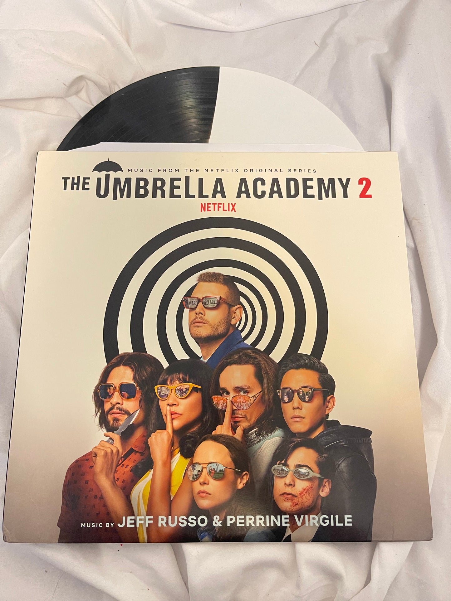 The Umbrella Academy 2 - Soundtrack (Black/white split vinyl)