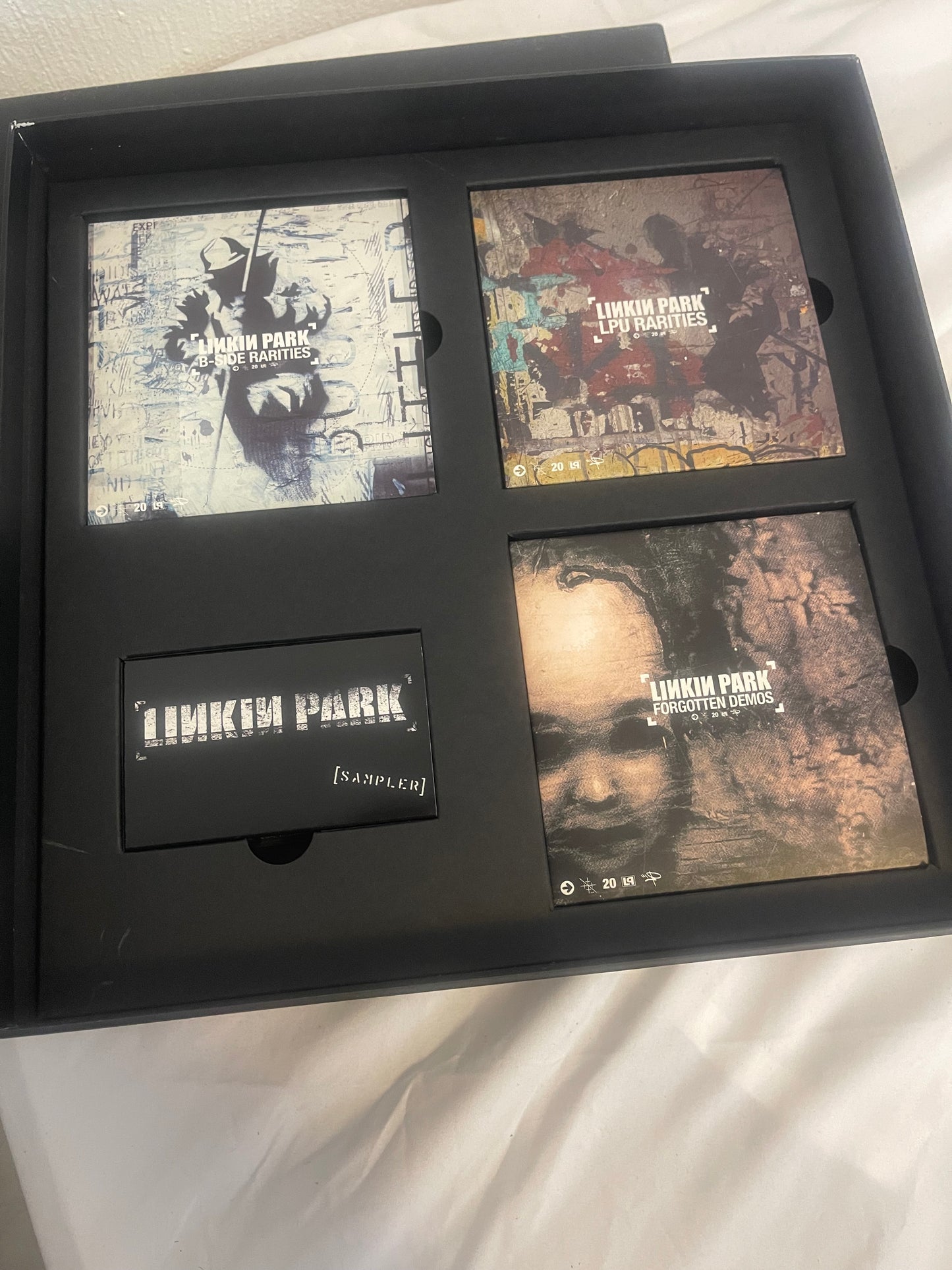 Linkin Park - Hybrid Theory (20th anniversary  vinyl/CD/Cassette box set)