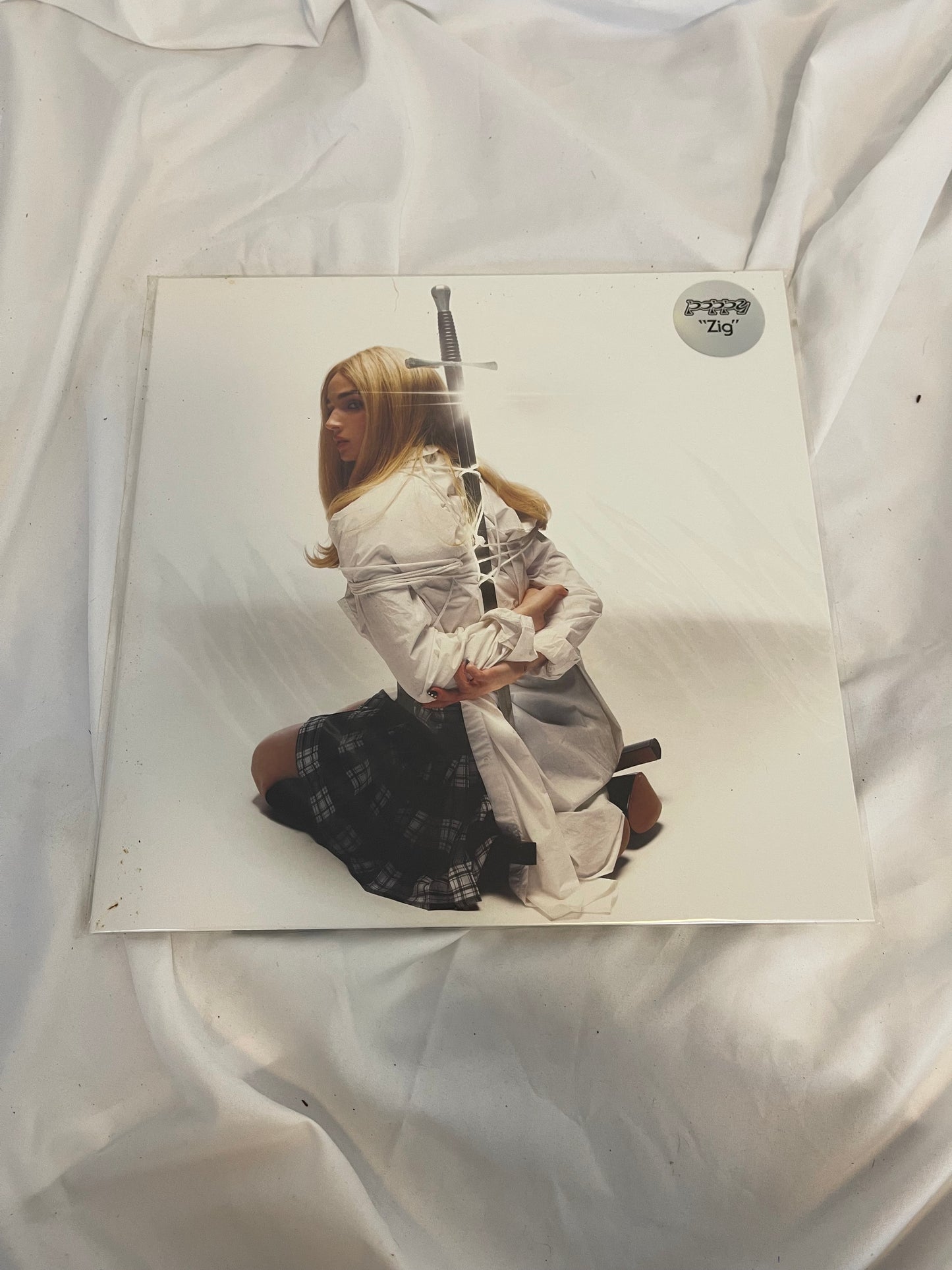 Poppy - Zig (Exclusive black inside transparent purple with heavy black splatter vinyl)