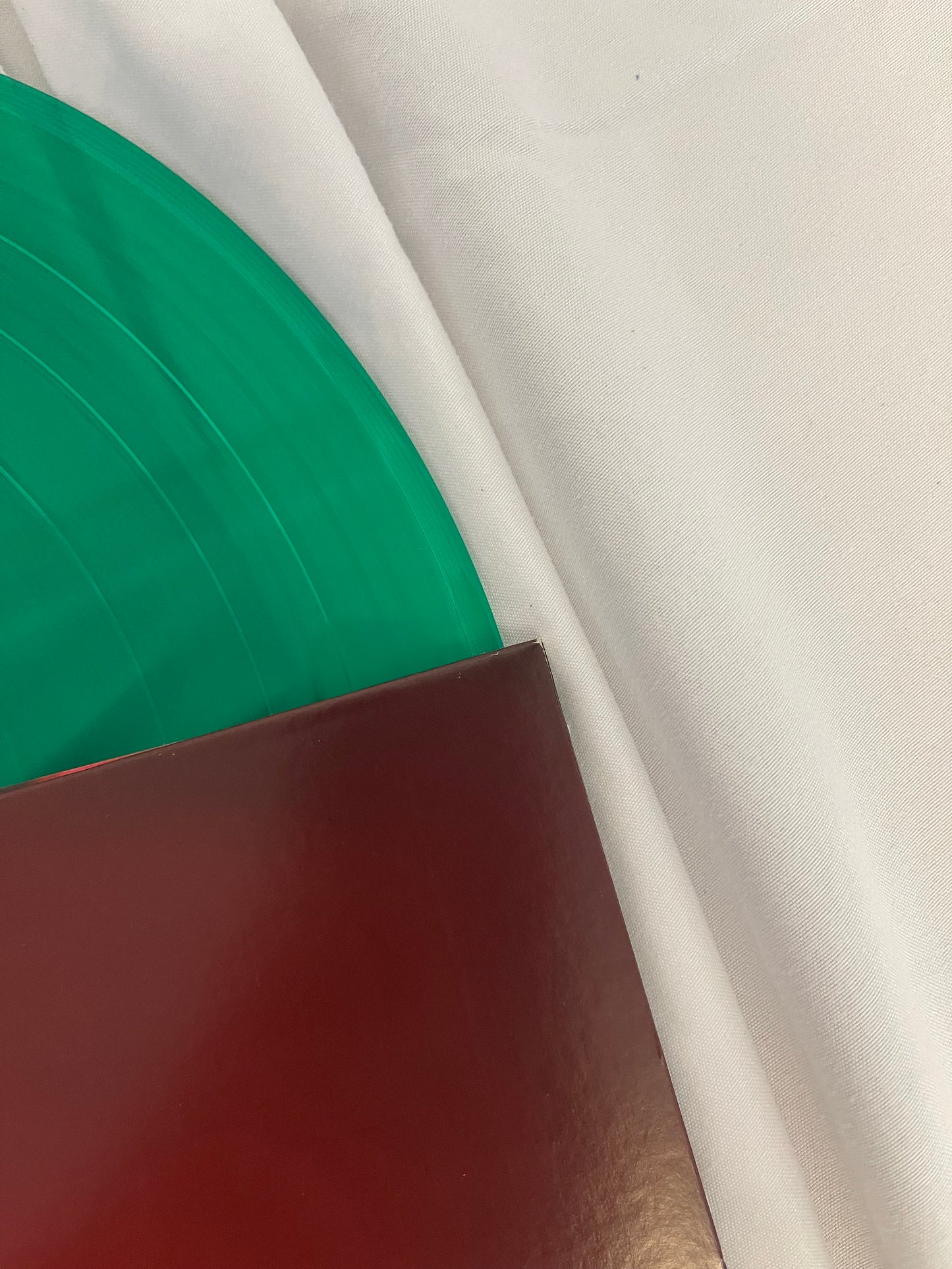 Chvrches - Screen Violence (Urban Outfitters exclusive Transparent Green vinyl)