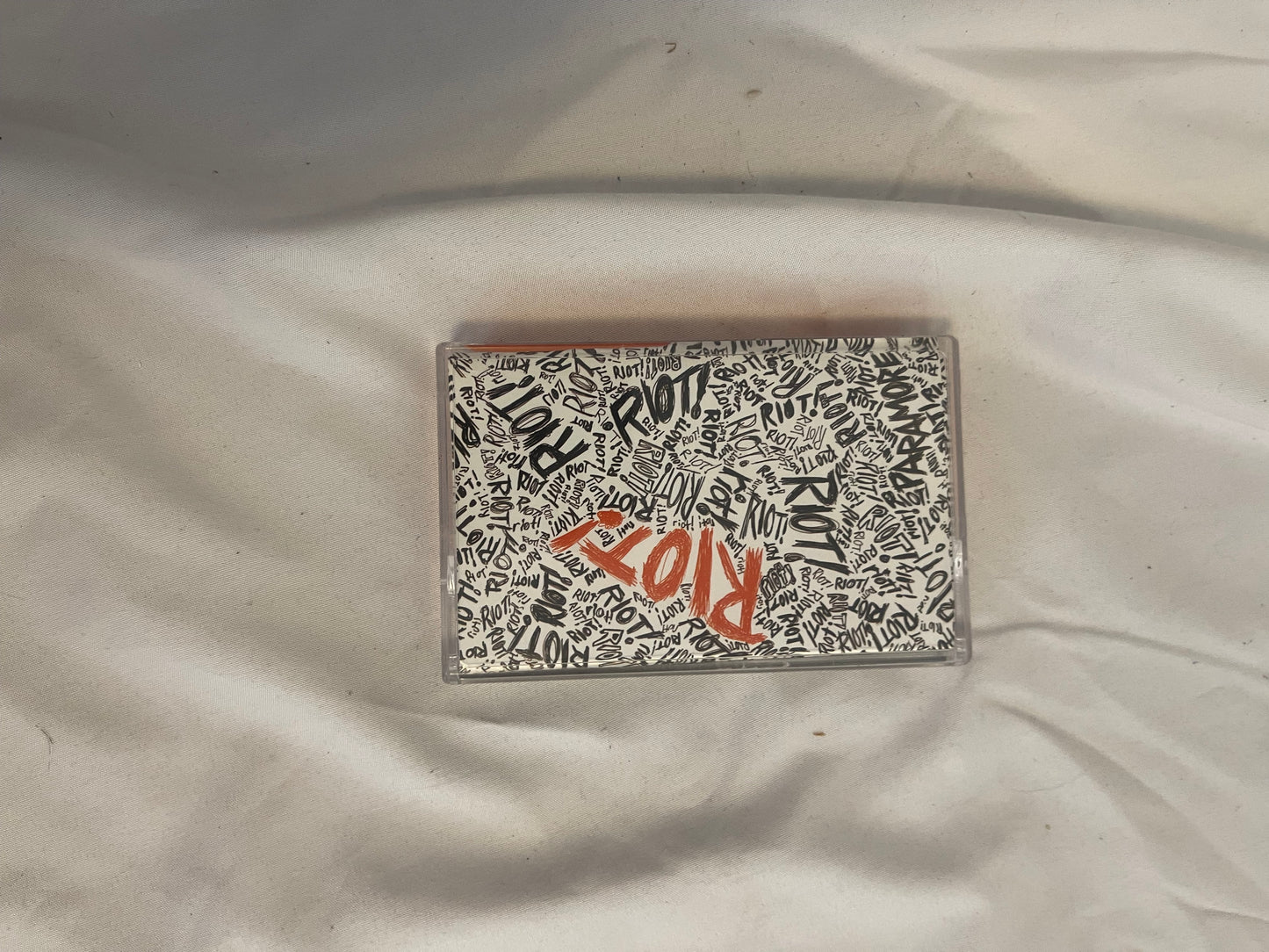 Paramore - Riot! (Orange cassette)