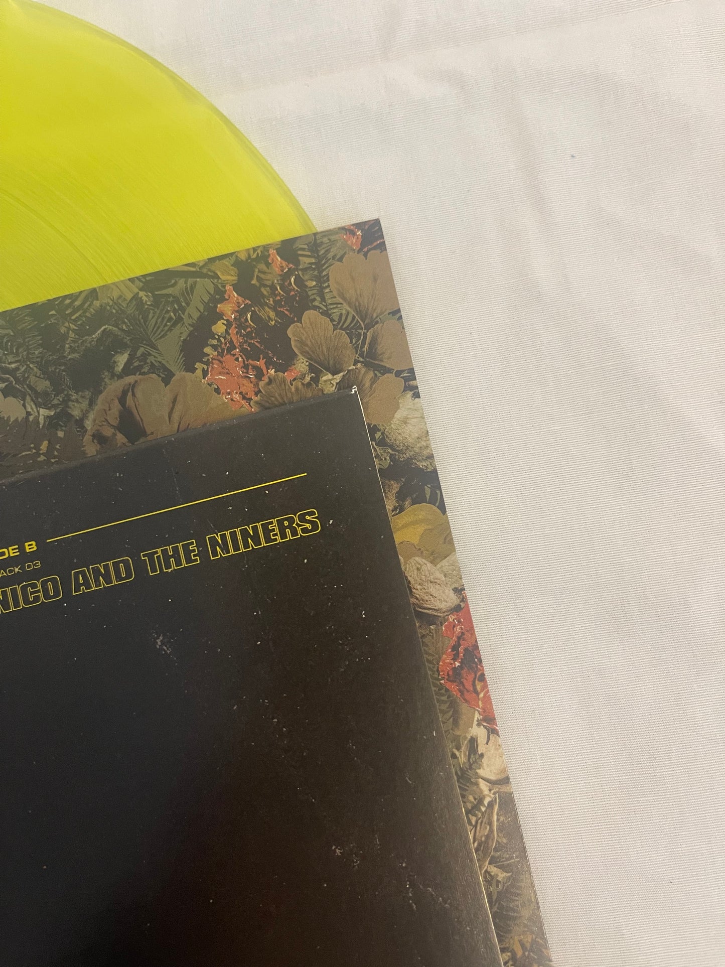 Twenty One Pilots - Trench Triplet EP (webstore exclusive translucent yellow vinyl)