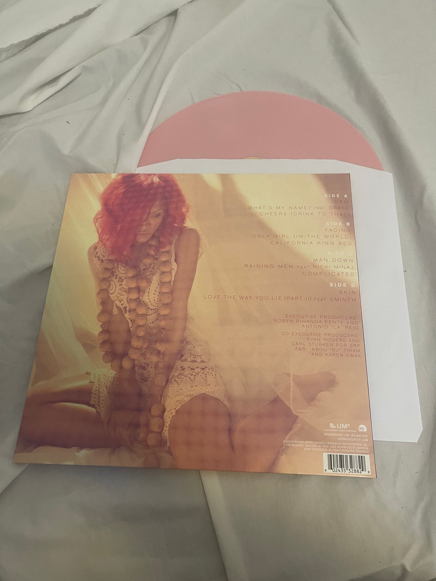 Rihanna - Loud (exclusive baby pink vinyl)