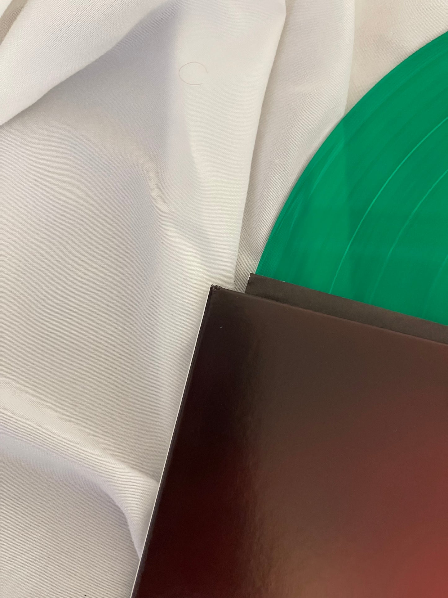 Chvrches - Screen Violence (Urban Outfitters exclusive Transparent Green vinyl)