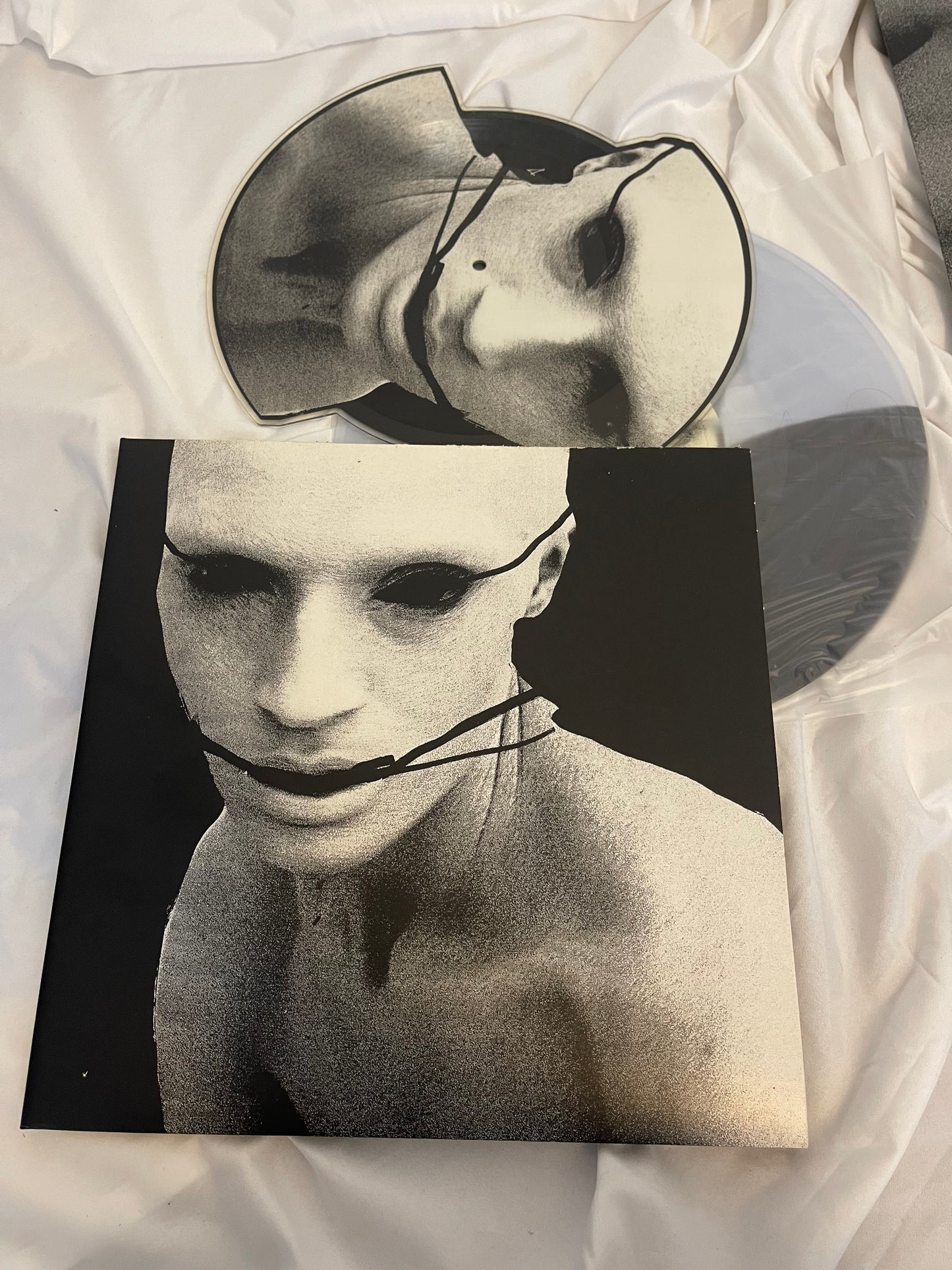 Poppy - I Disagree (More) (clear with black moonphase vinyl)