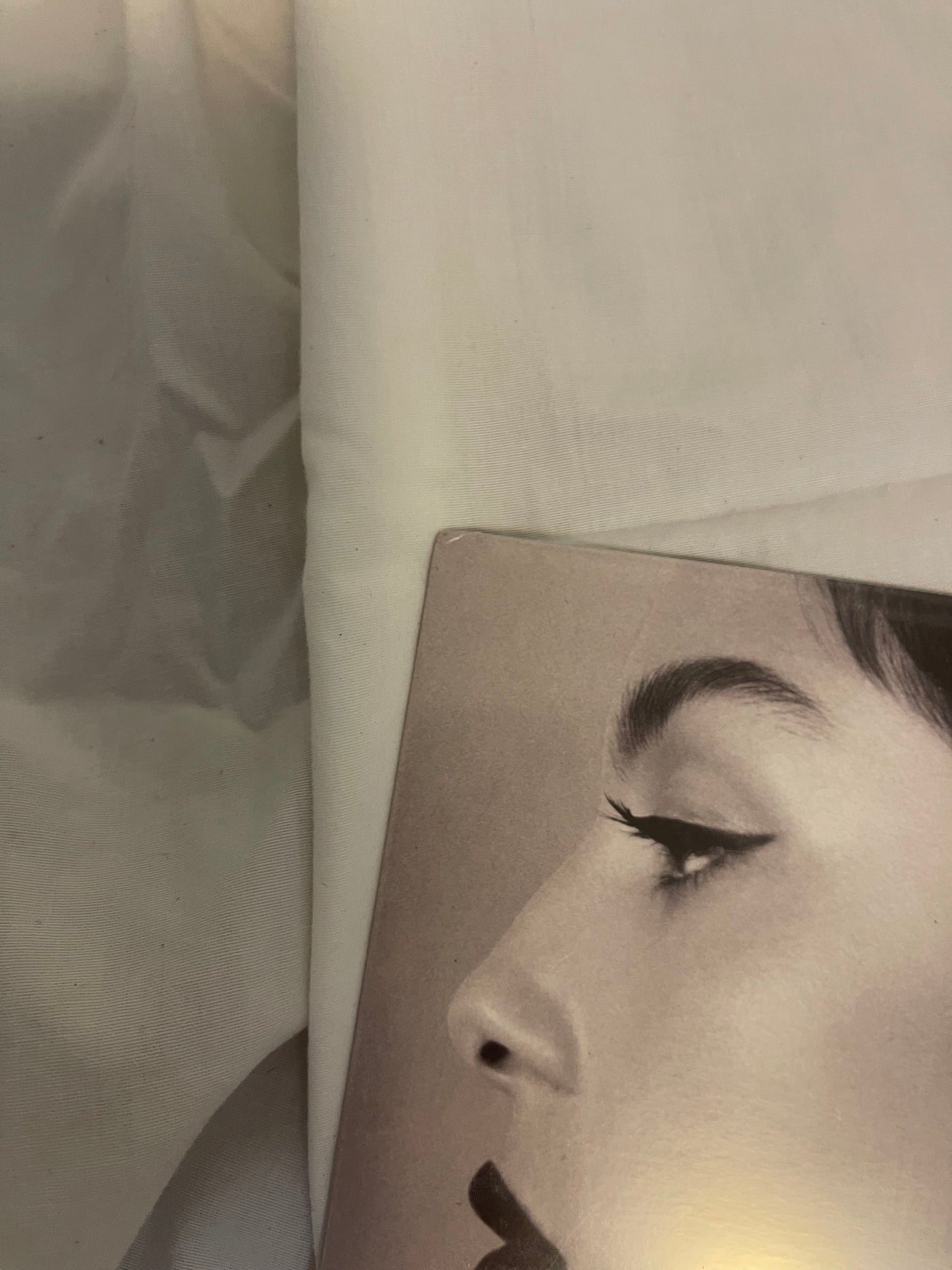 Olivia Rodrigo - Vampire (webstore exclusive red vinyl)