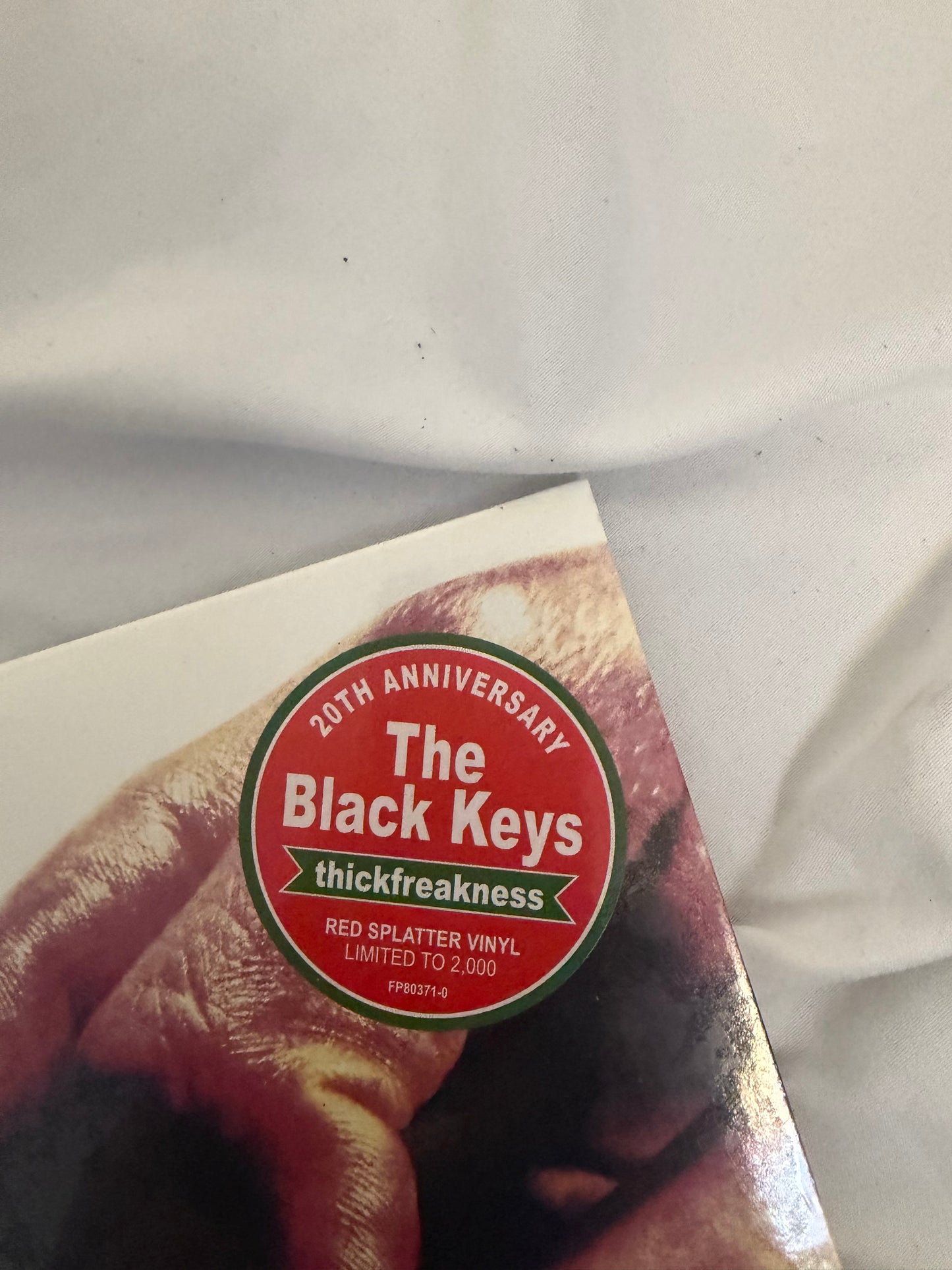 The Black Keys - Thickfreakness (exclusive 20th anniversary red splatter vinyl)