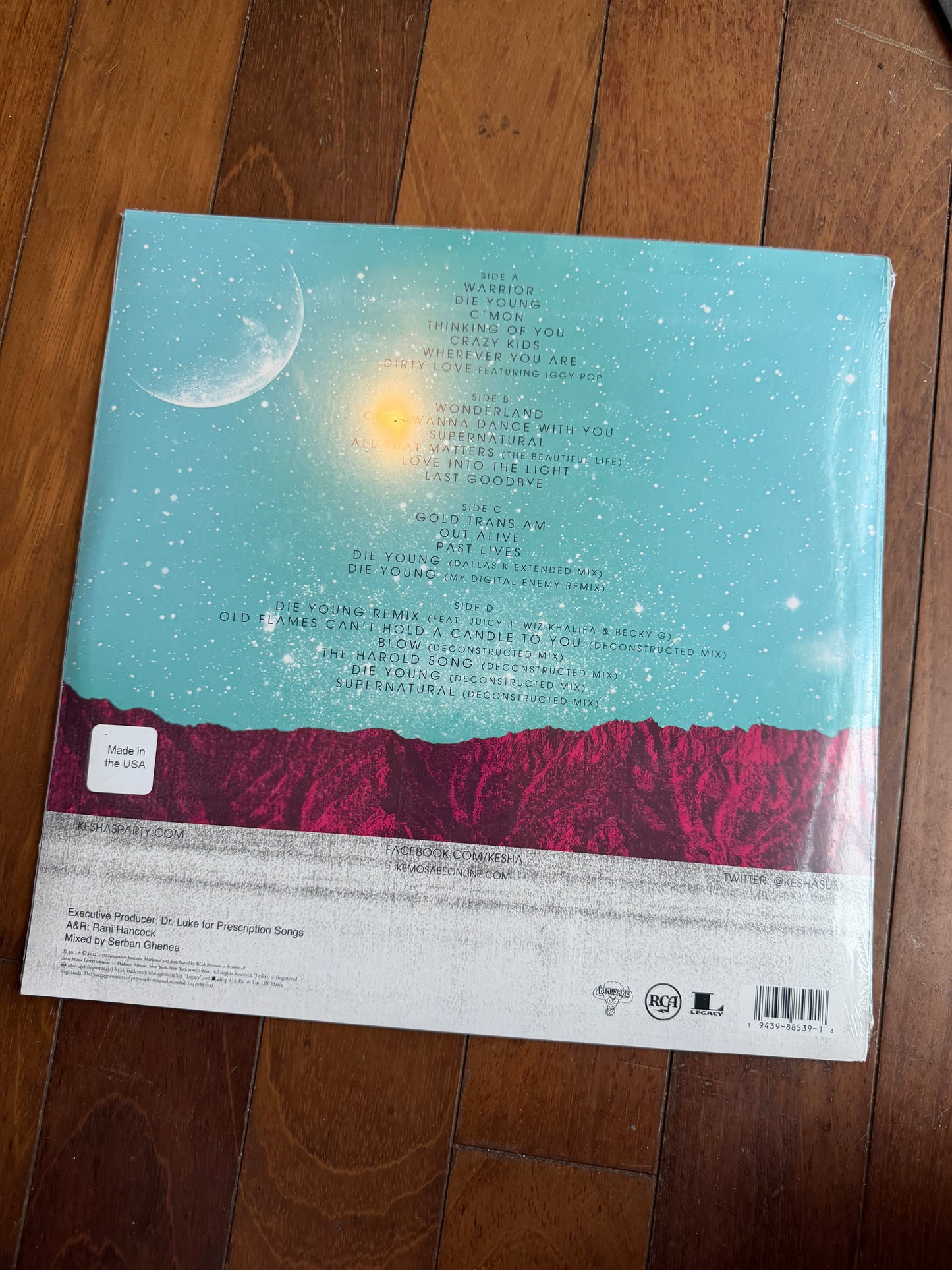 Kesha - Warrior (Urban Outfitters exclusive pink vinyl)