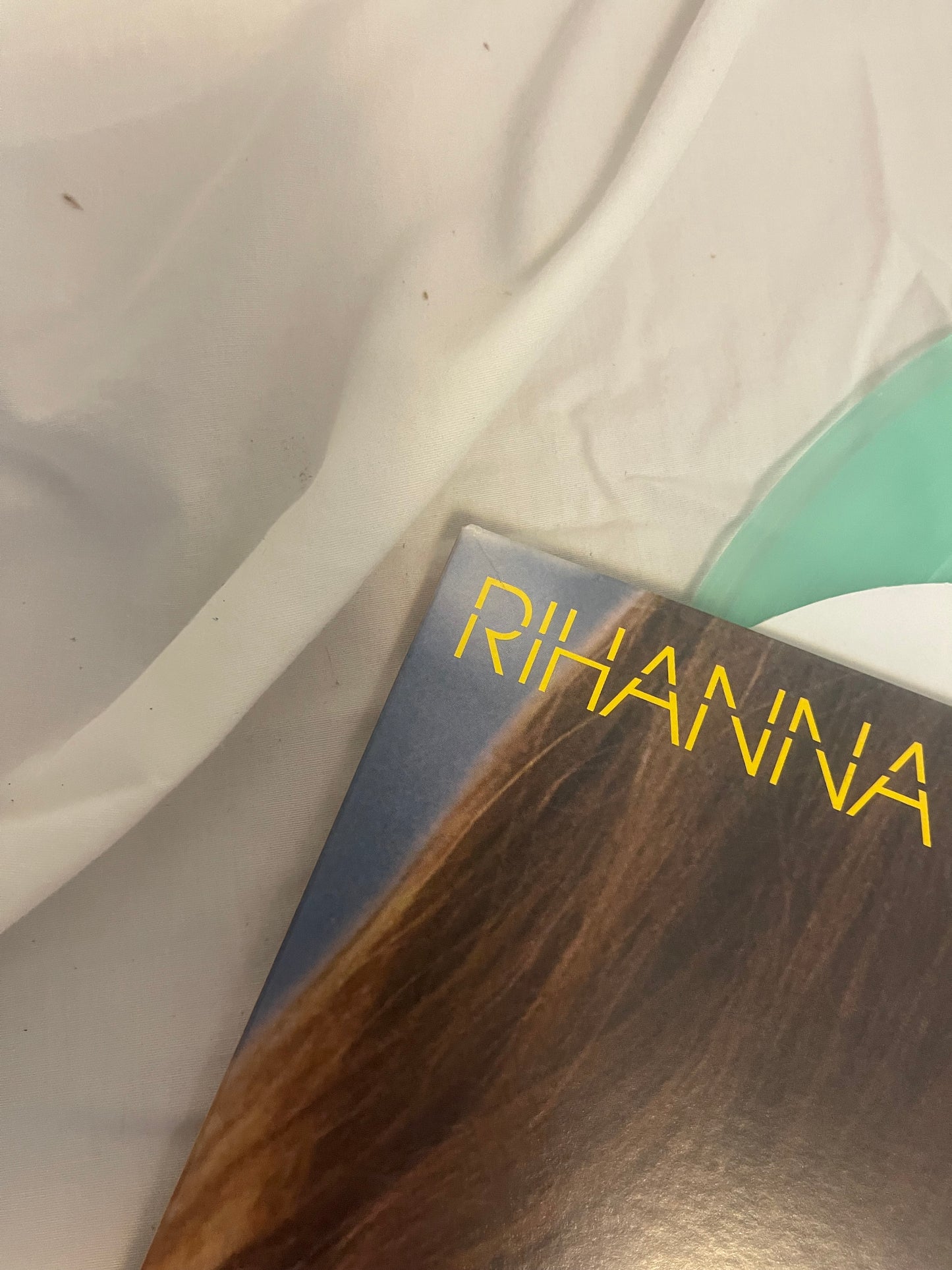 Rihanna - A Girl Like Me (exclusive sea glass vinyl)