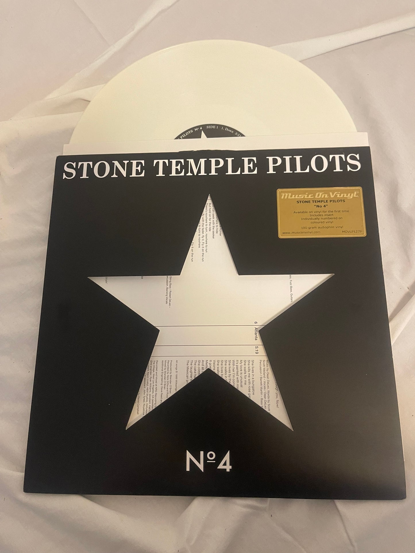 Stone Temple Pilots - No. 4 (Music On Vinyl exclusive white vinyl)