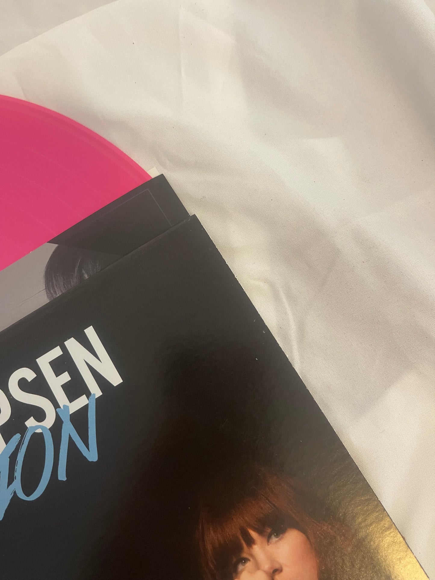 Carly Rae Jepsen - E•Mo•Tion (Emotion) (limited edition pink vinyl)