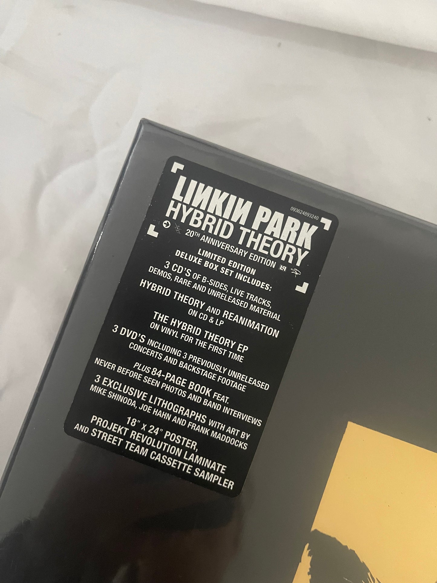 Linkin Park - Hybrid Theory (20th anniversary  vinyl/CD/Cassette box set)