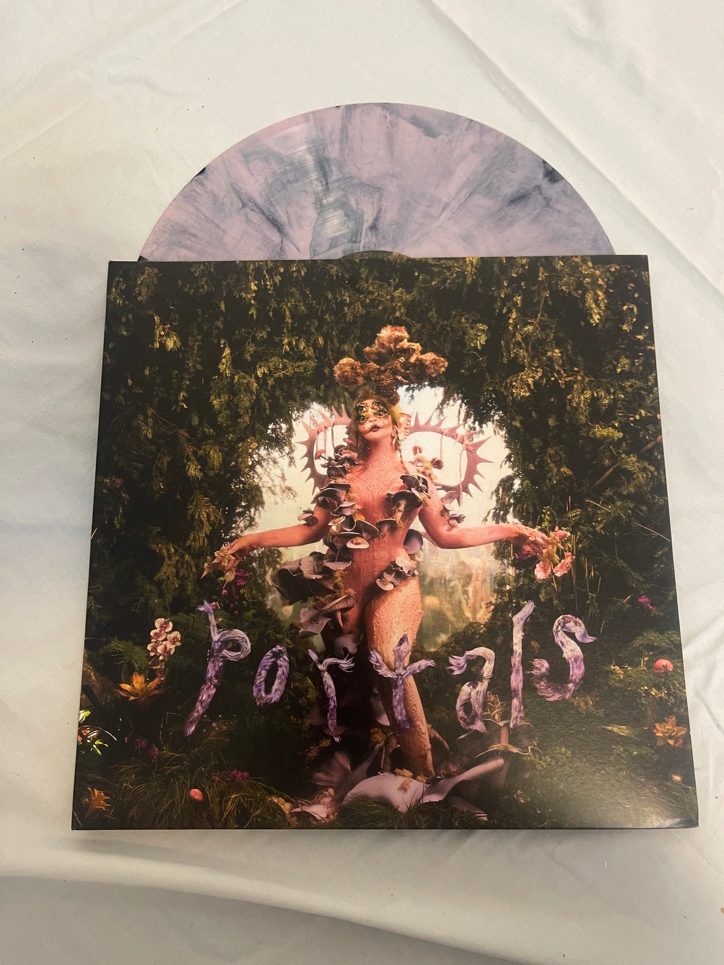 Melanie Martinez - Cry Baby (exclusive baby pink with black swirl vinyl)