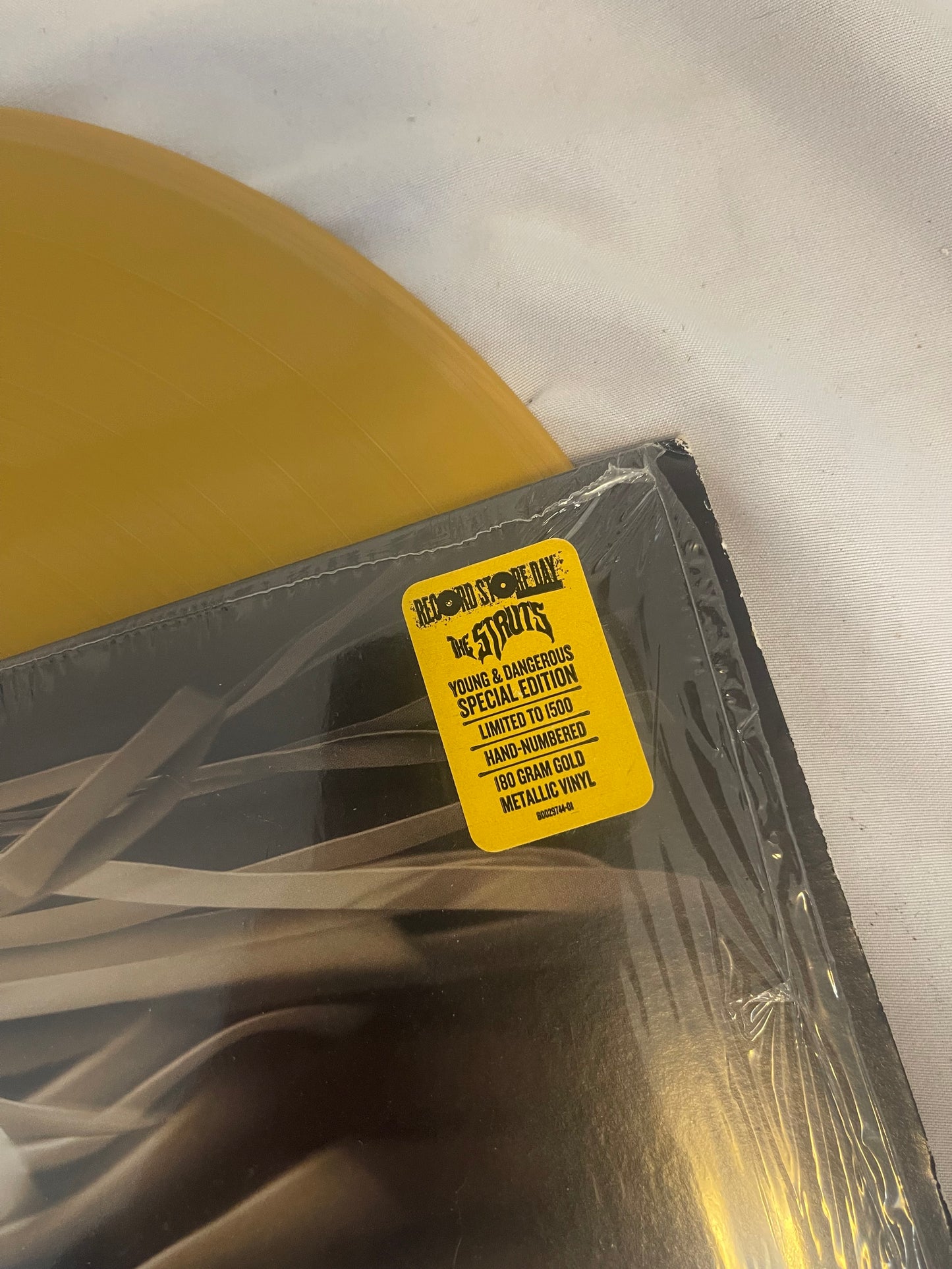 The Struts - Young & Dangerous (Record Store Day exclusive gold vinyl)