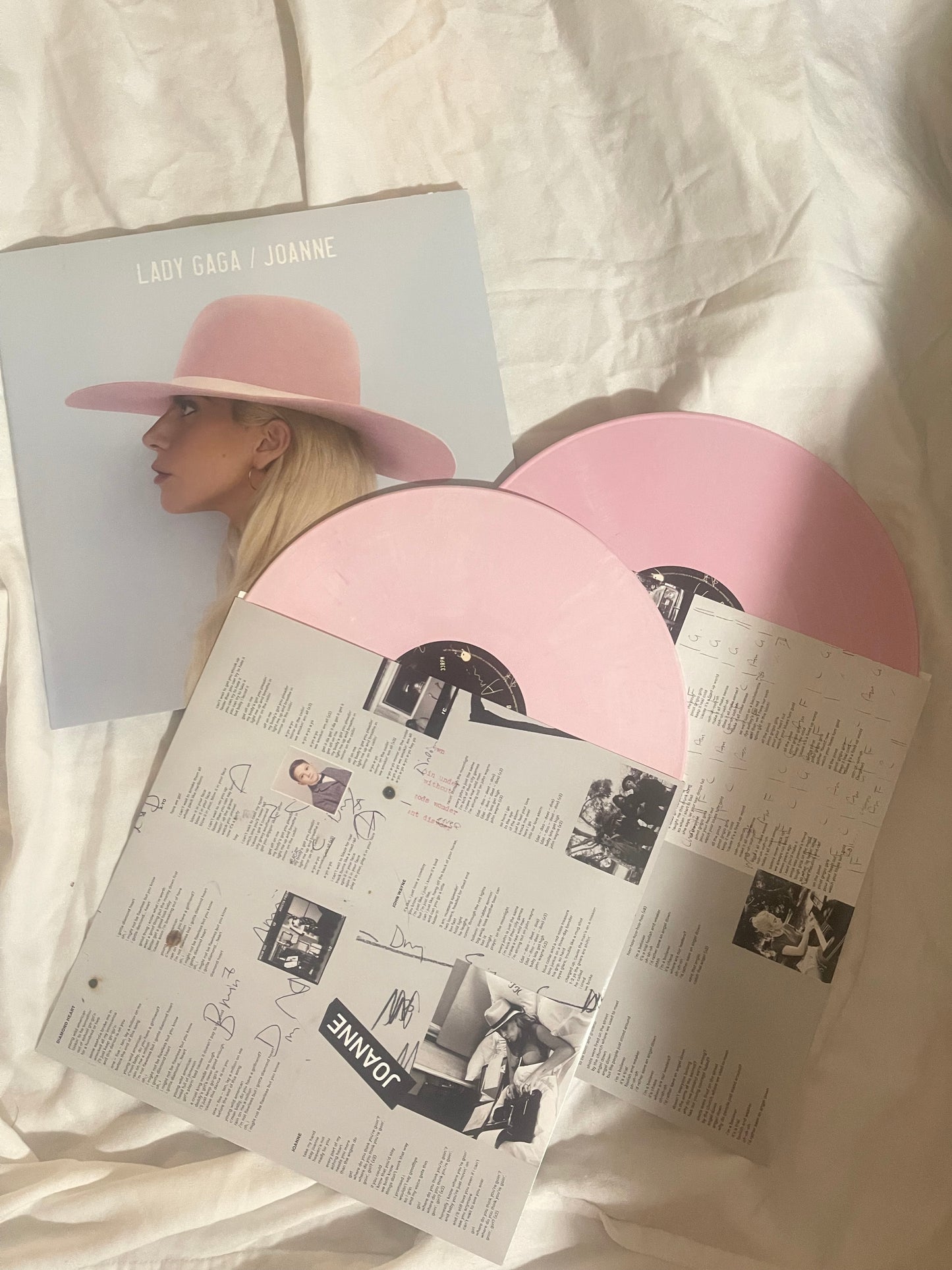Lady Gaga - Joanne (Urban Outfitters Exclusive pink marble vinyl)