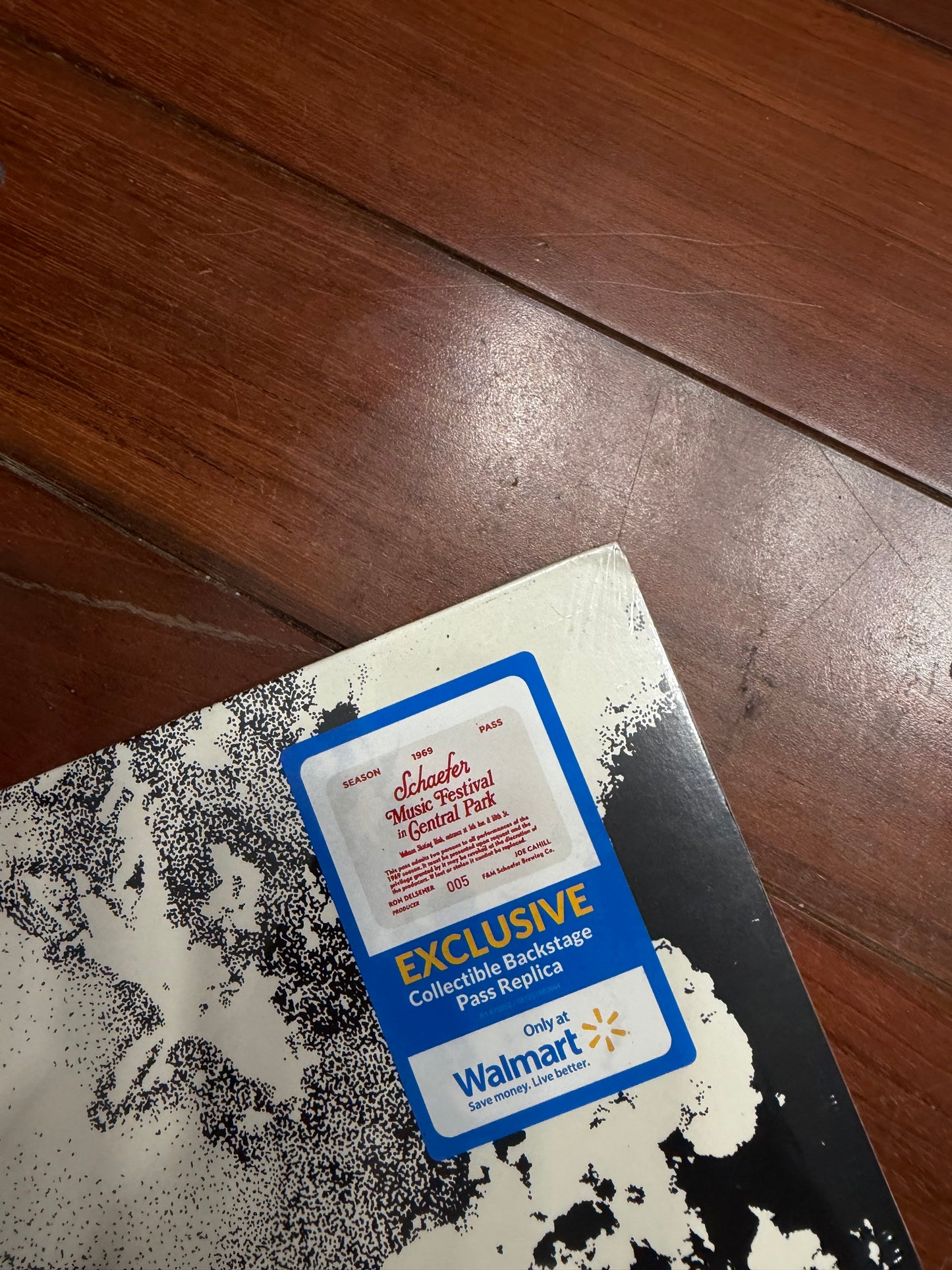 Led Zeppelin - Led Zeppelin (Walmart exclusive vinyl with replica tour laminate)