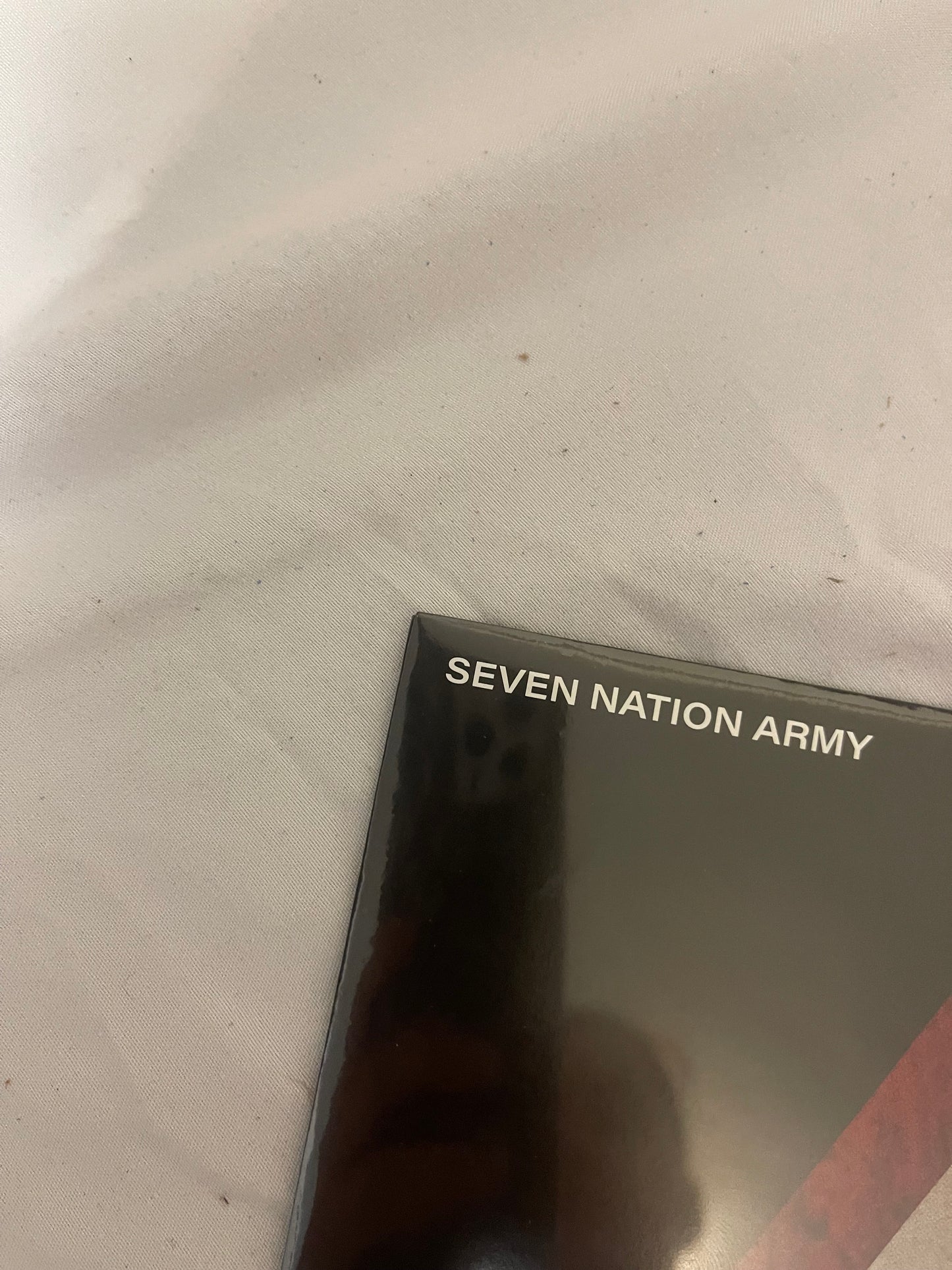 The White Stripes - Seven Nation Army (The Glitch Mob Remix) (exclusive red etched vinyl)