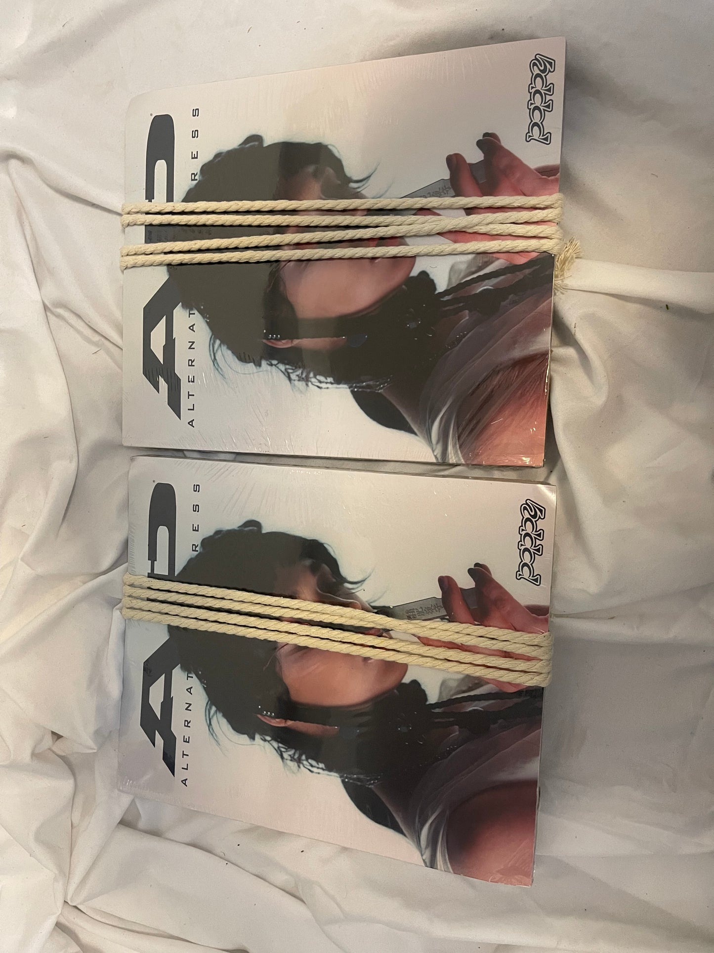Poppy Alternative Press Zig Special Edition Rope Binding