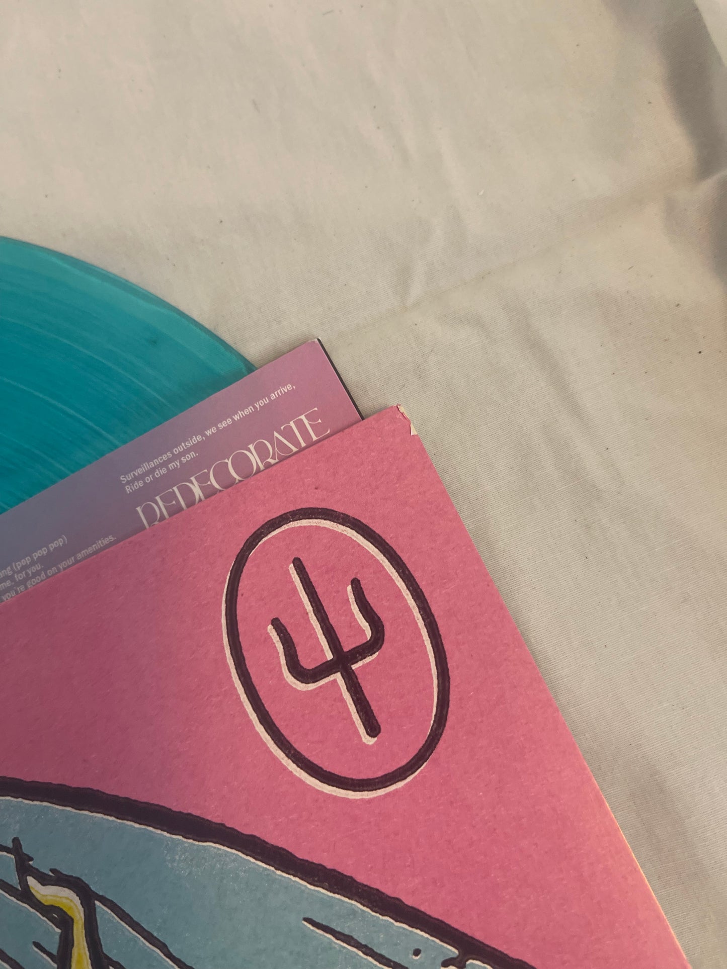 Twenty One Pilots - Scaled and Icy (Walmart exclusive translucent blue curaçao vinyl)