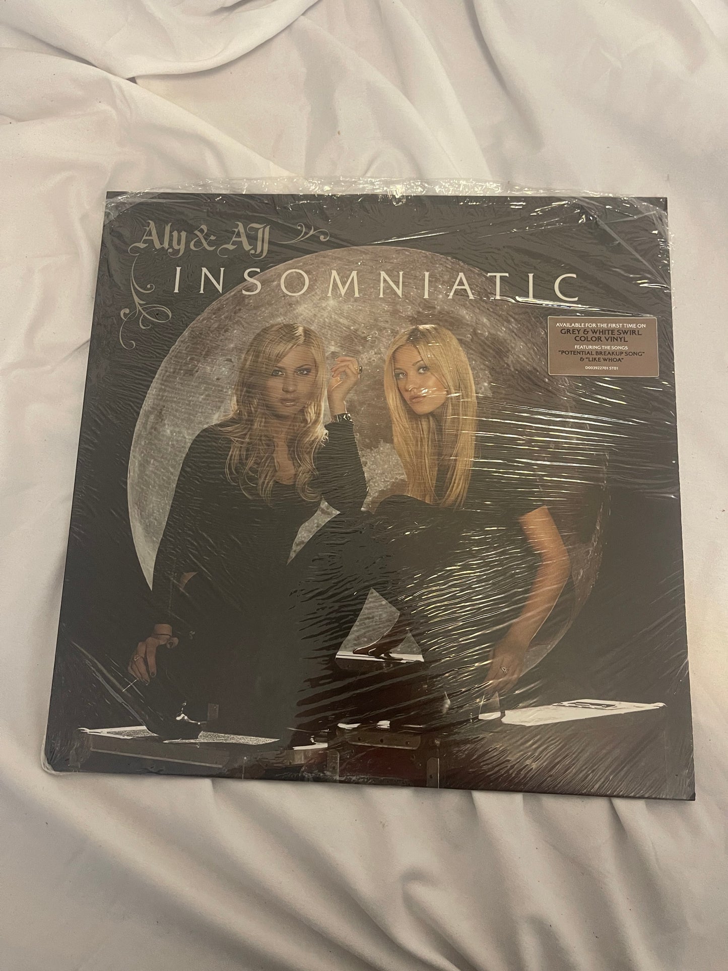 Aly & Aj - Insomniatic (Urban Outfitters exclusive grey and white swirl vinyl)