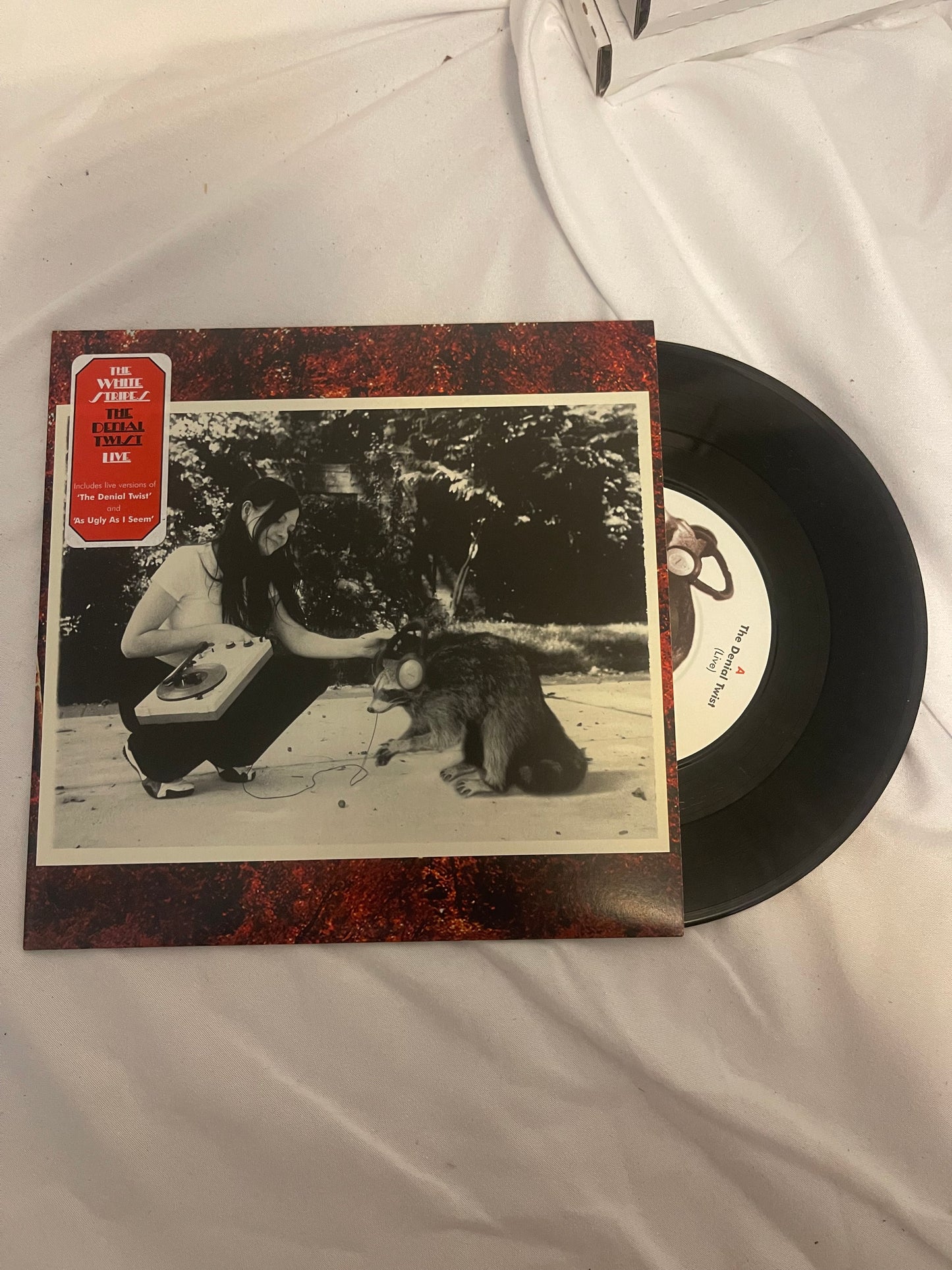 The White Stripes - The Denial Twist (Live) (exclusive 7” vinyl)