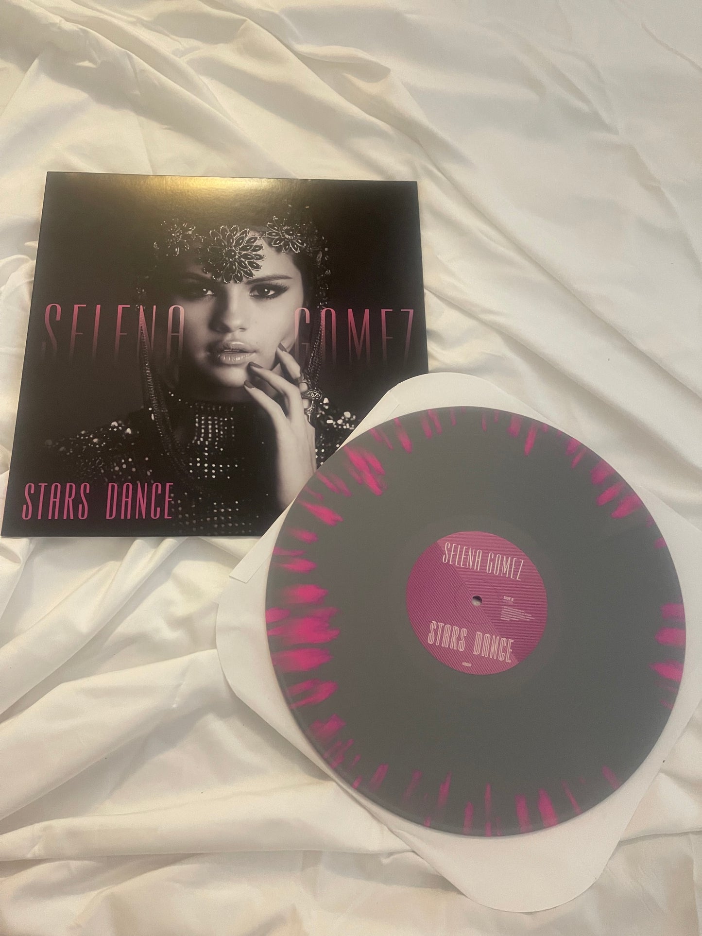 Selena Gomez - Stars Dance (Urban Outfitters exclusive grey with pink splatter vinyl)