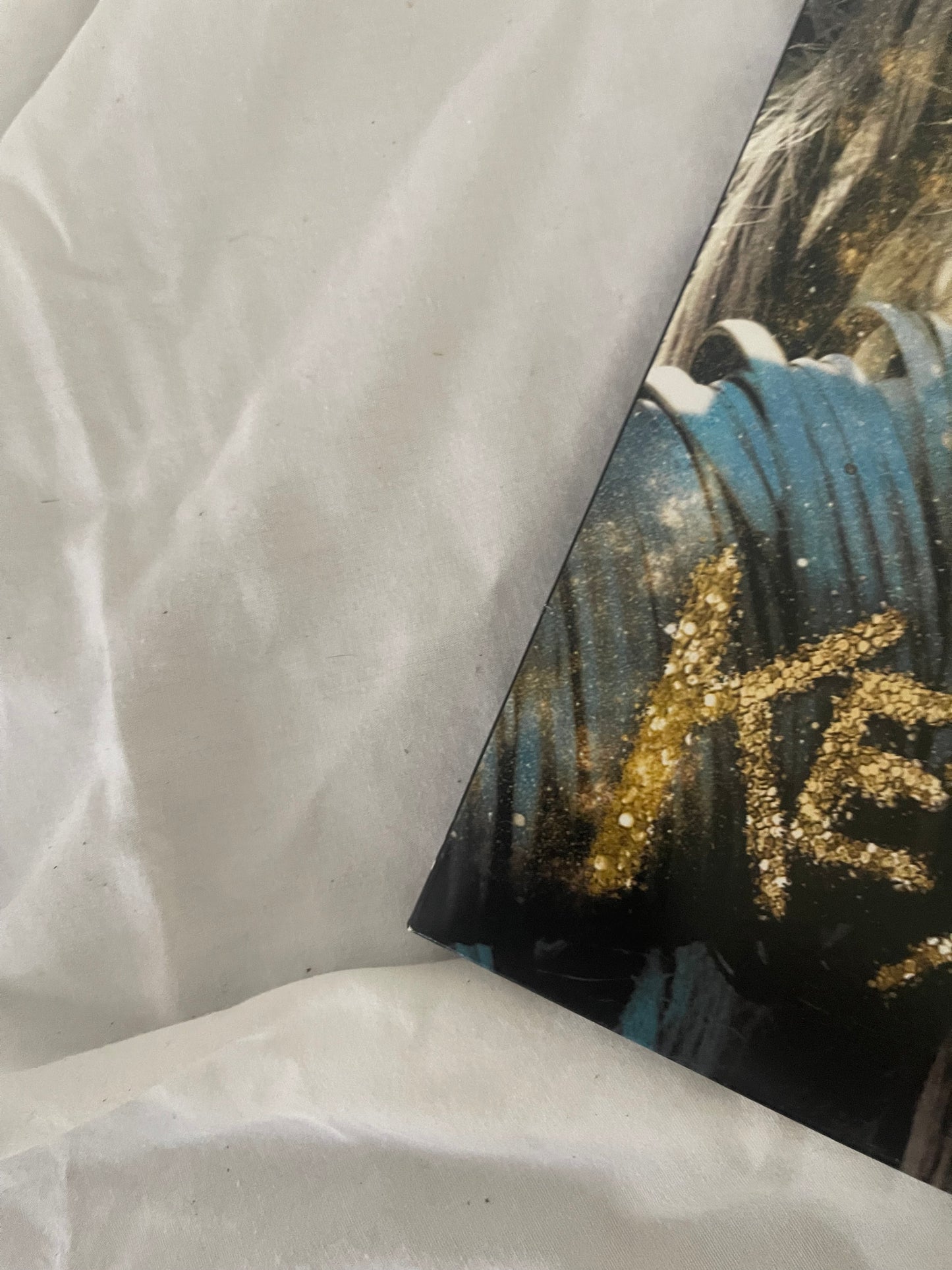 Kesha - Cannibal (Urban Outfitters exclusive red marble vinyl)