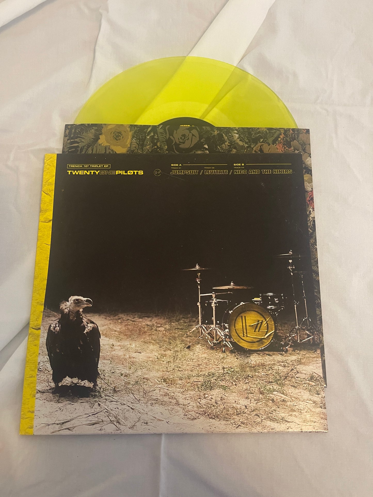 Twenty One Pilots - Trench Triplet EP (webstore exclusive translucent yellow vinyl)