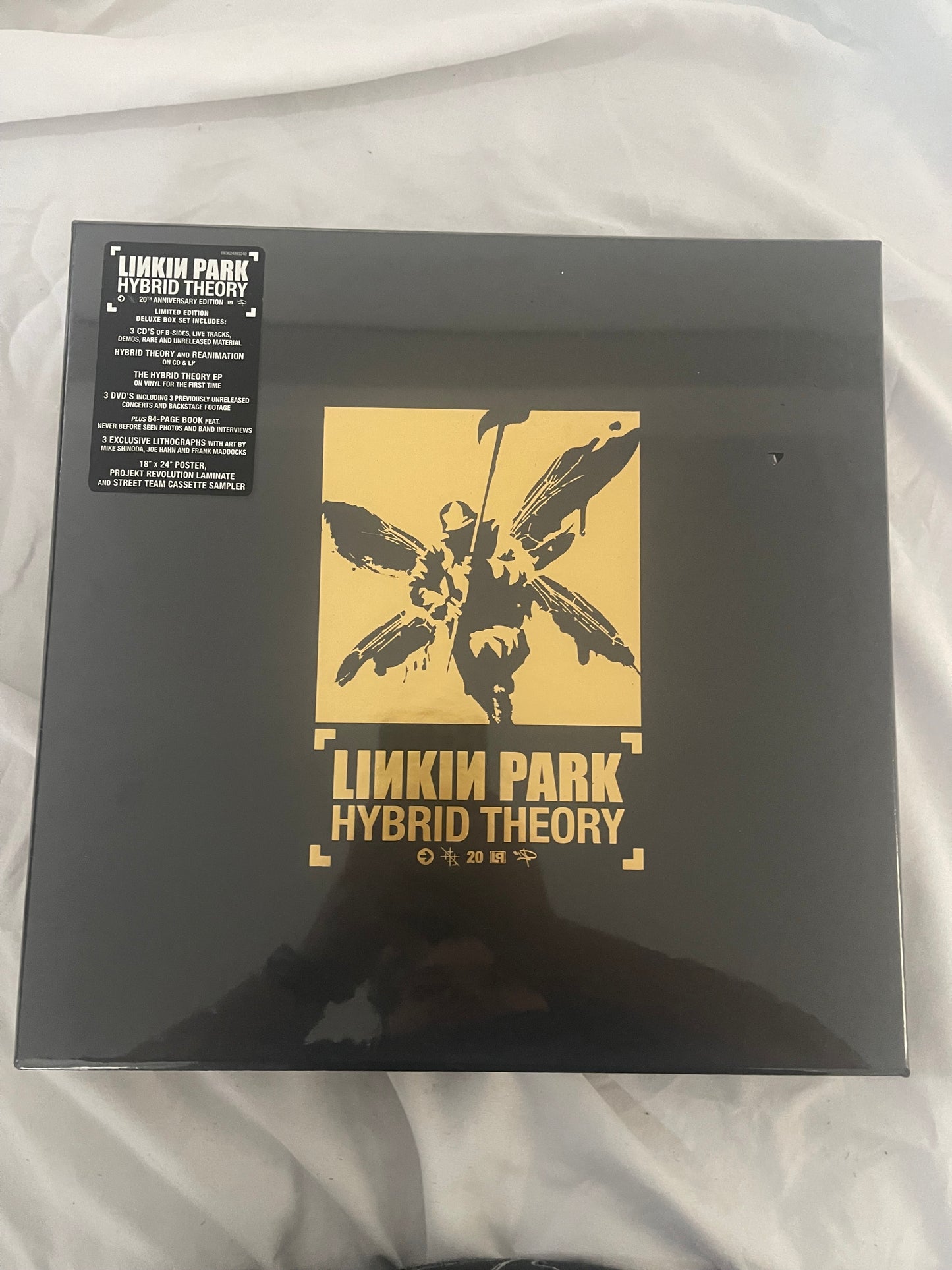 Linkin Park - Hybrid Theory (20th anniversary  vinyl/CD/Cassette box set)