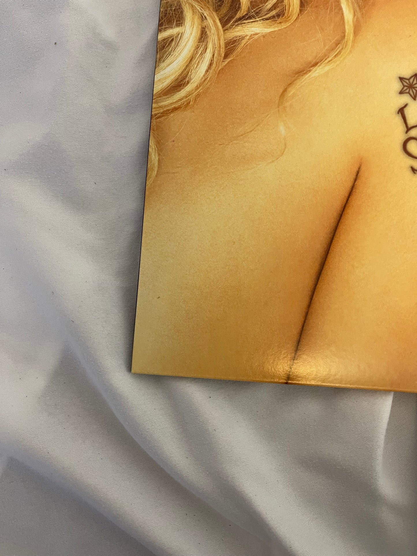 Shakira - Laundry Service (Urban Outfitters exclusive clear with gold splatter vinyl)