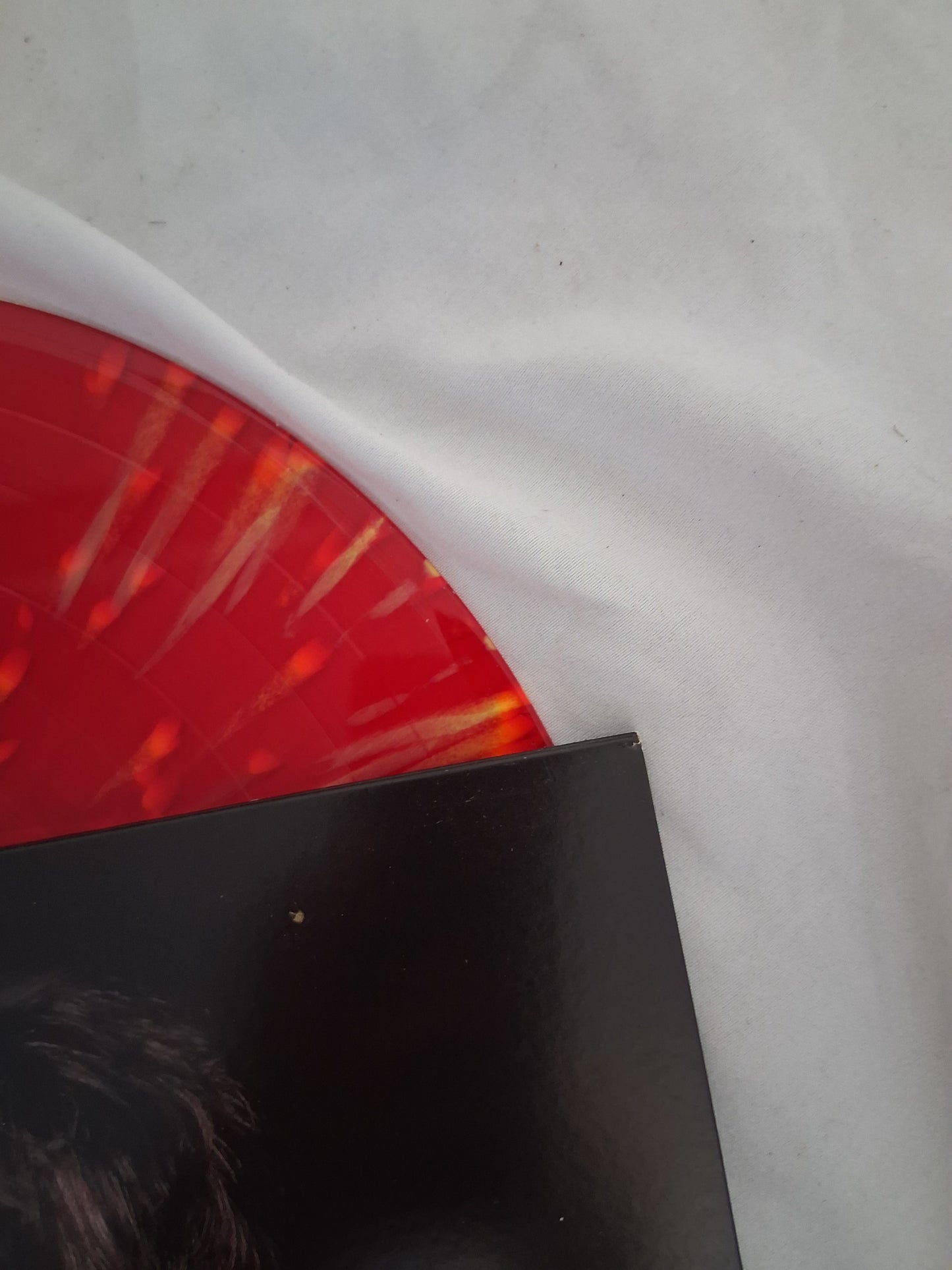 Kiss - Kissworld: The Best Of Kiss (Walmart exclusive red with yellow splatter vinyl)