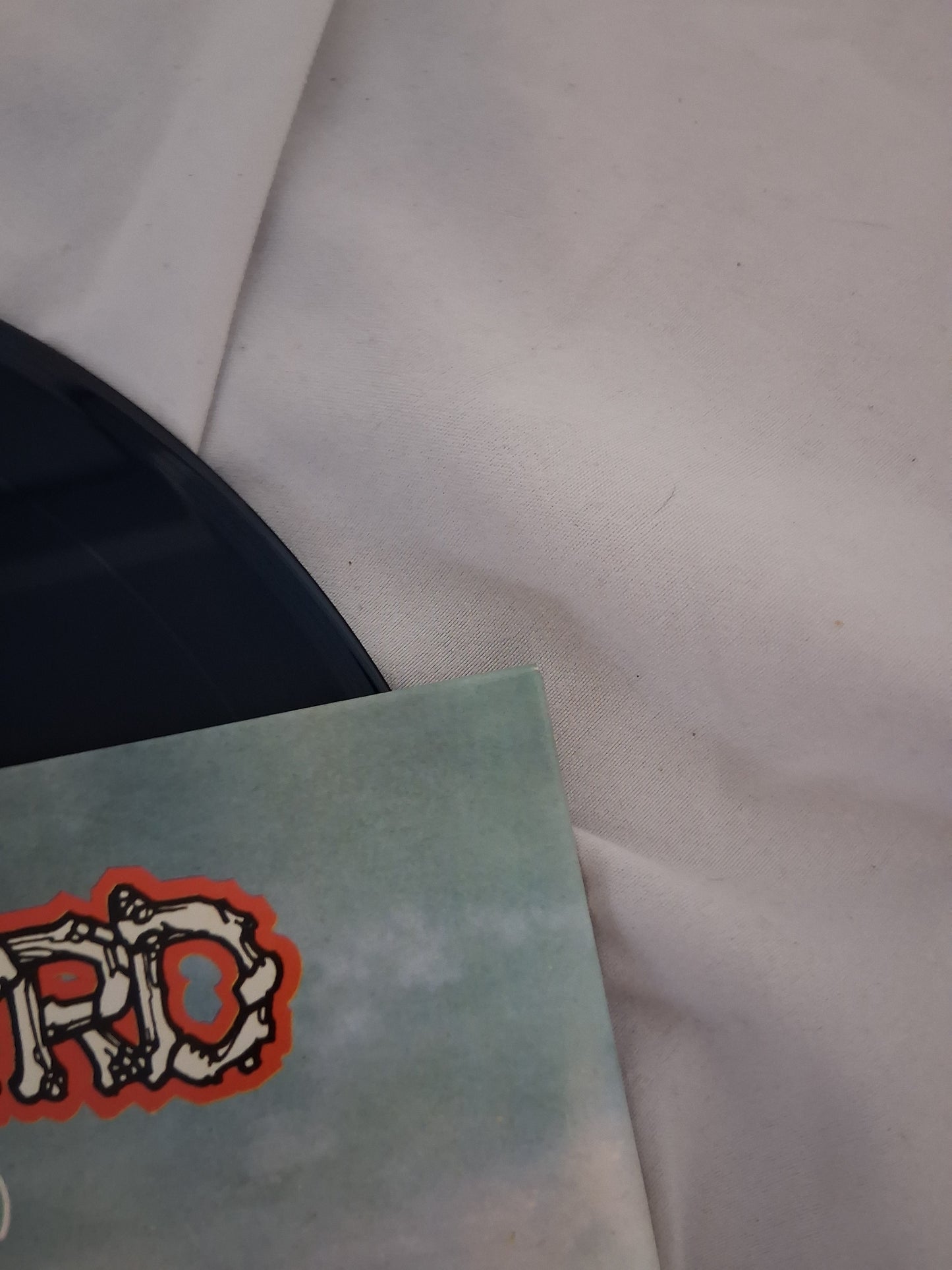 Lynyrd Skynyrd - (Pronounced 'Lĕh-'nérd 'Skin-'nérd) (exclusive sea blue vinyl)