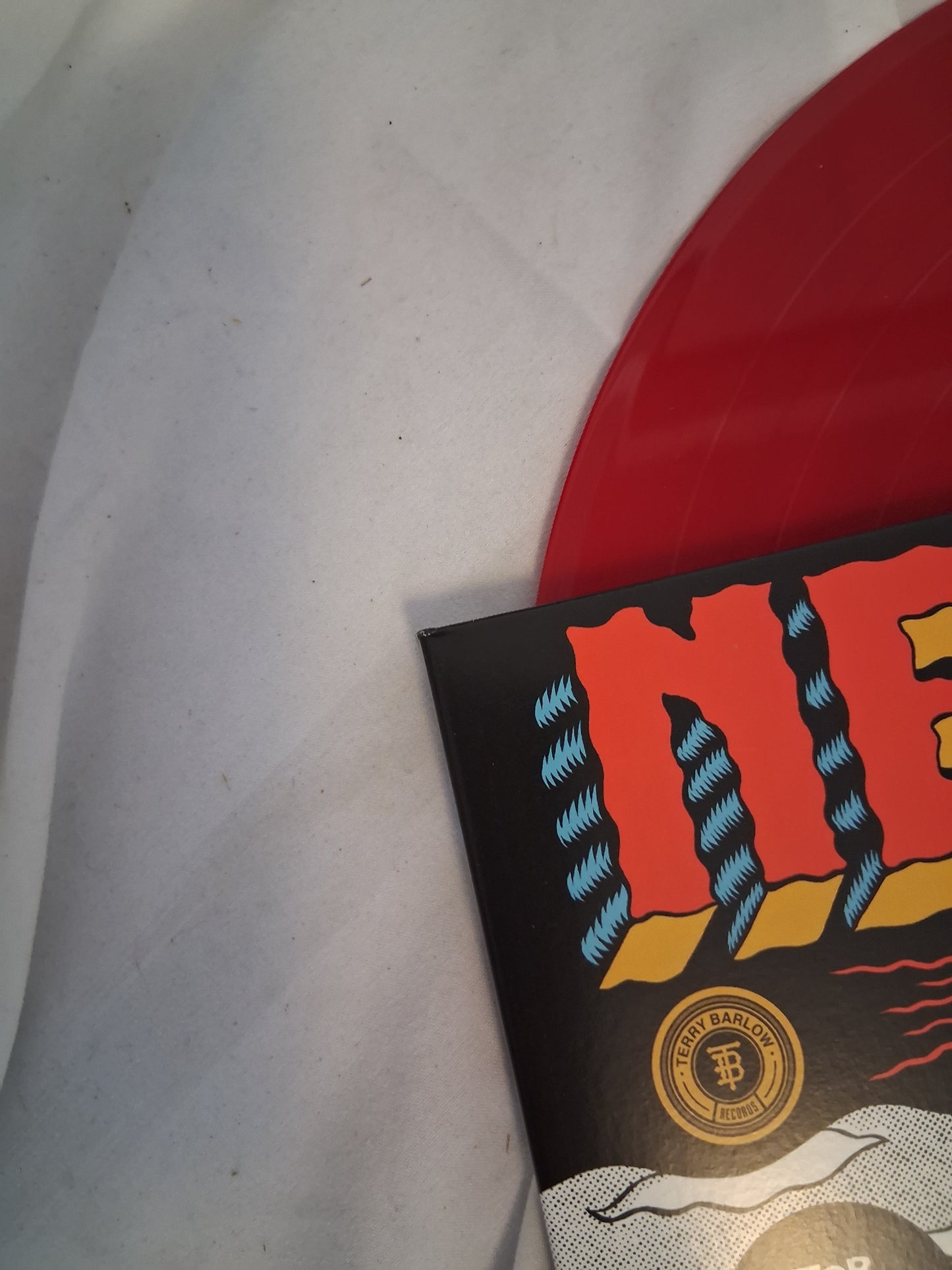 Neck Deep - The Peace And The Panic (Newbury Comics exclusive orange and red split vinyl)