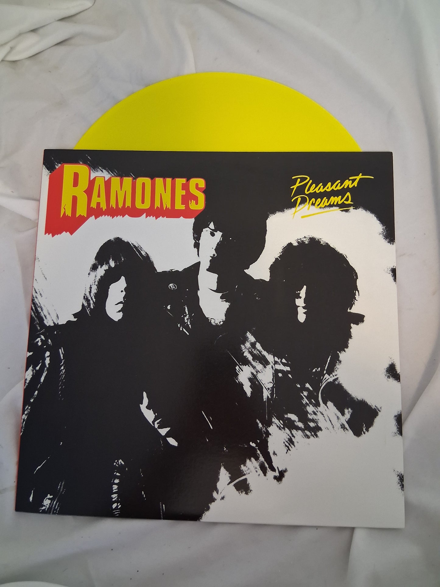 The Ramones - Pleasant Dreams (The New York Mixes) (Record Store Day exclusive yellow vinyl)